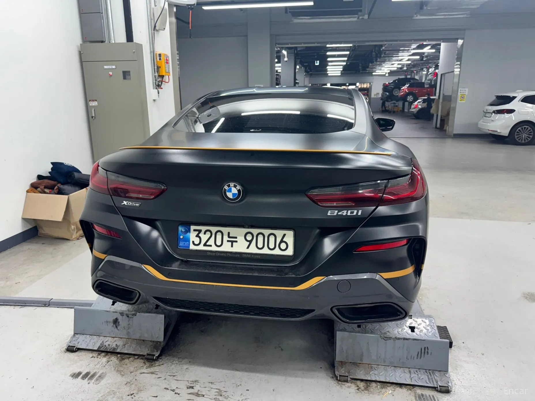 BMW 8-series (G15) превью 3