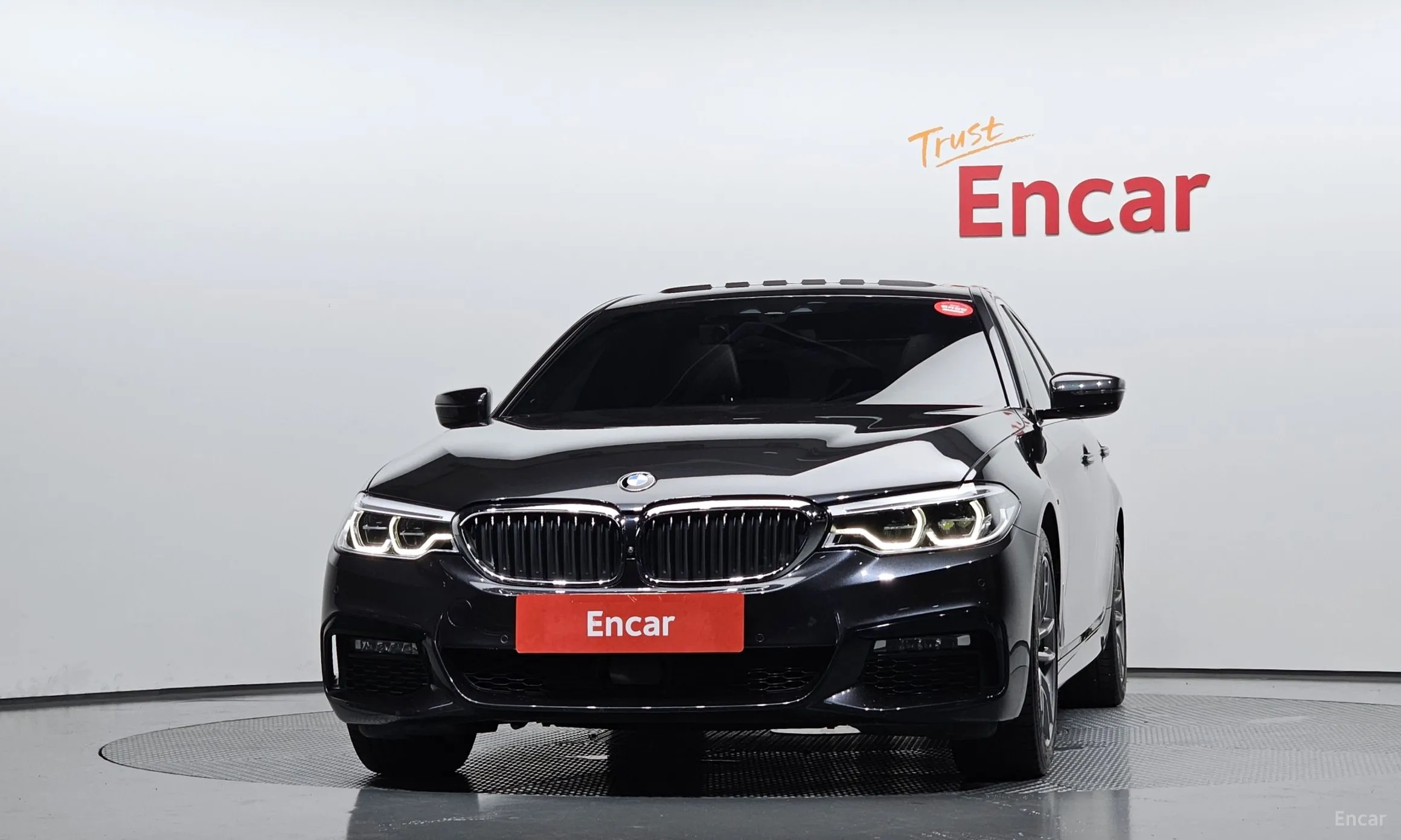 BMW 5 Series (G30) превью 2