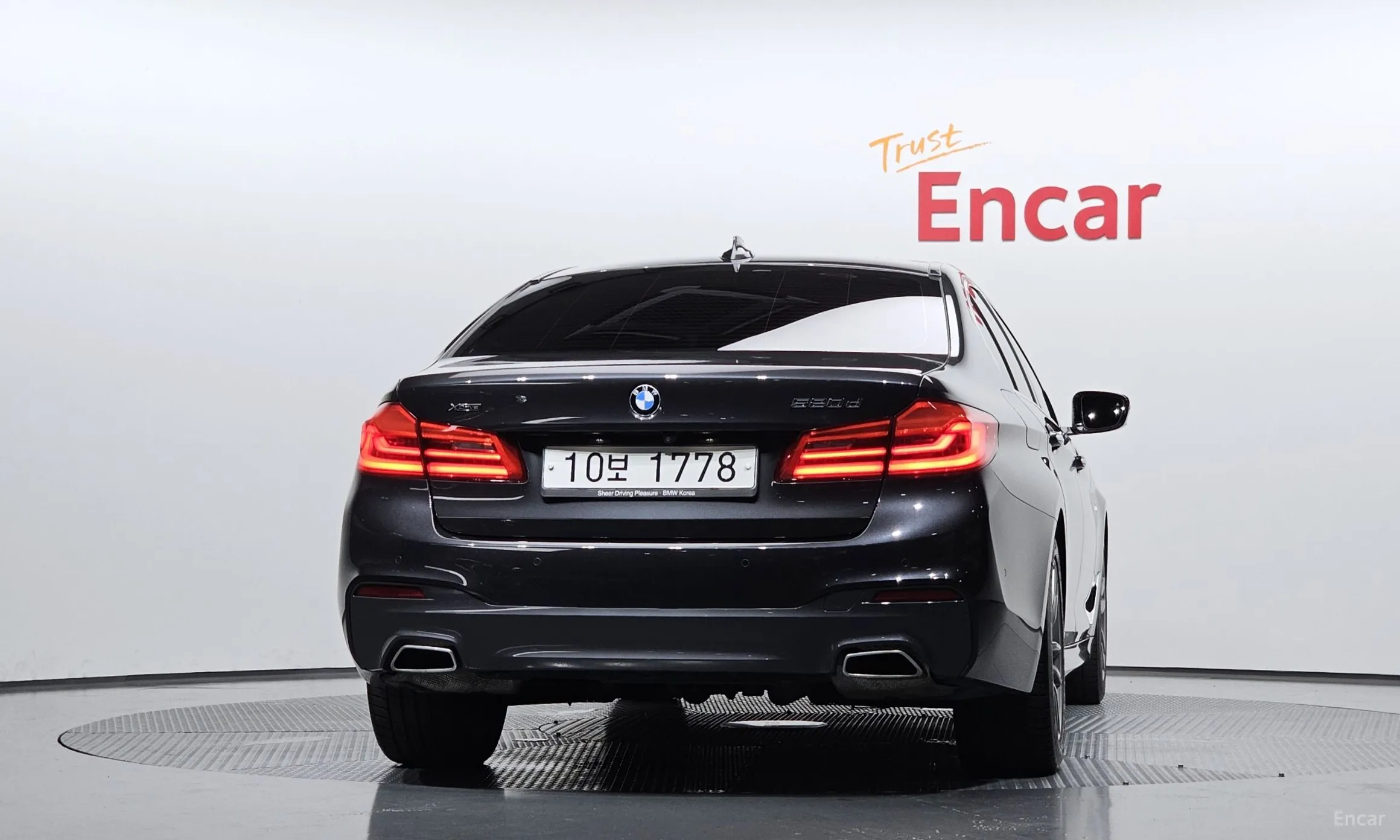 BMW 5 Series (G30) превью 3