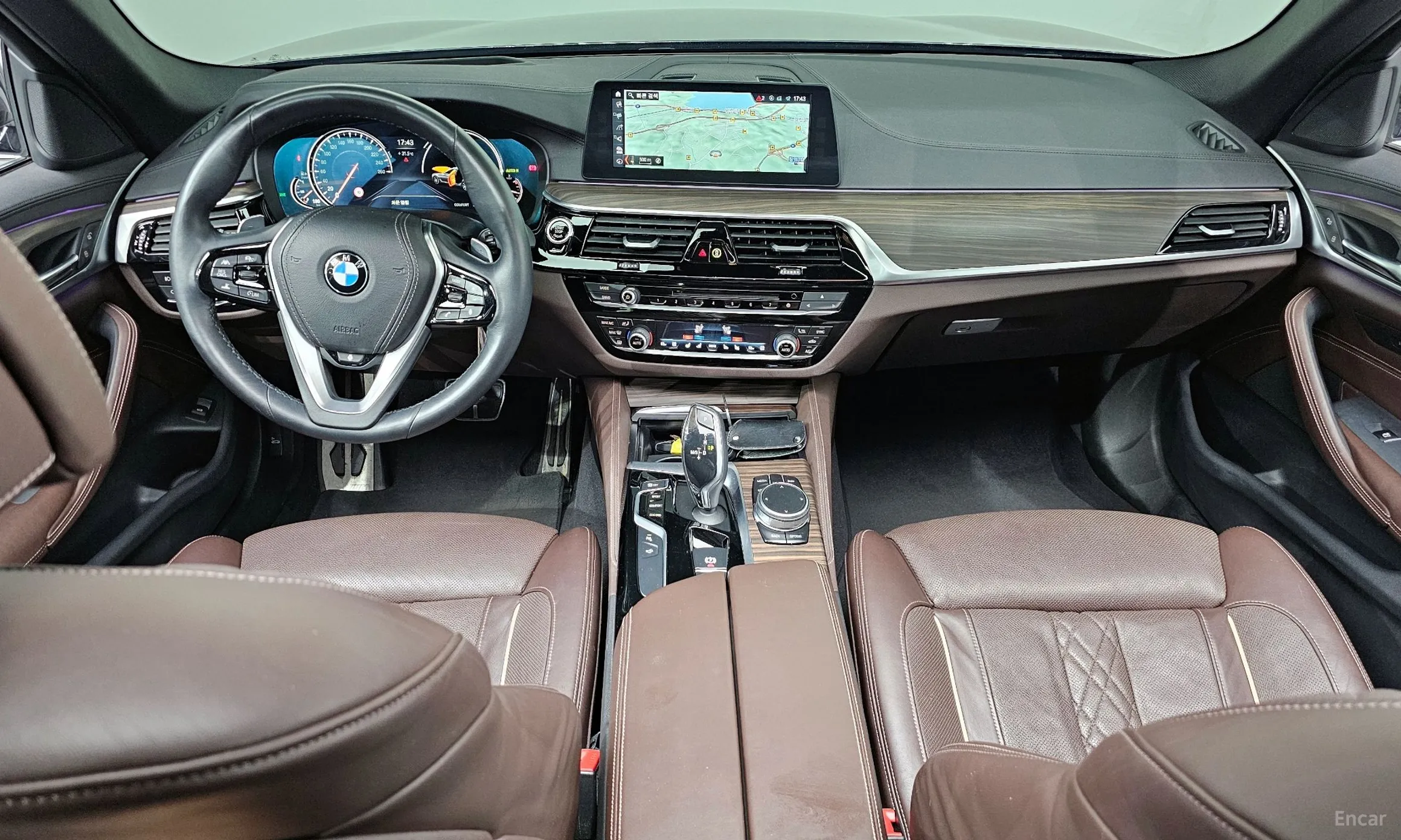 BMW 5 Series (G30) превью 4