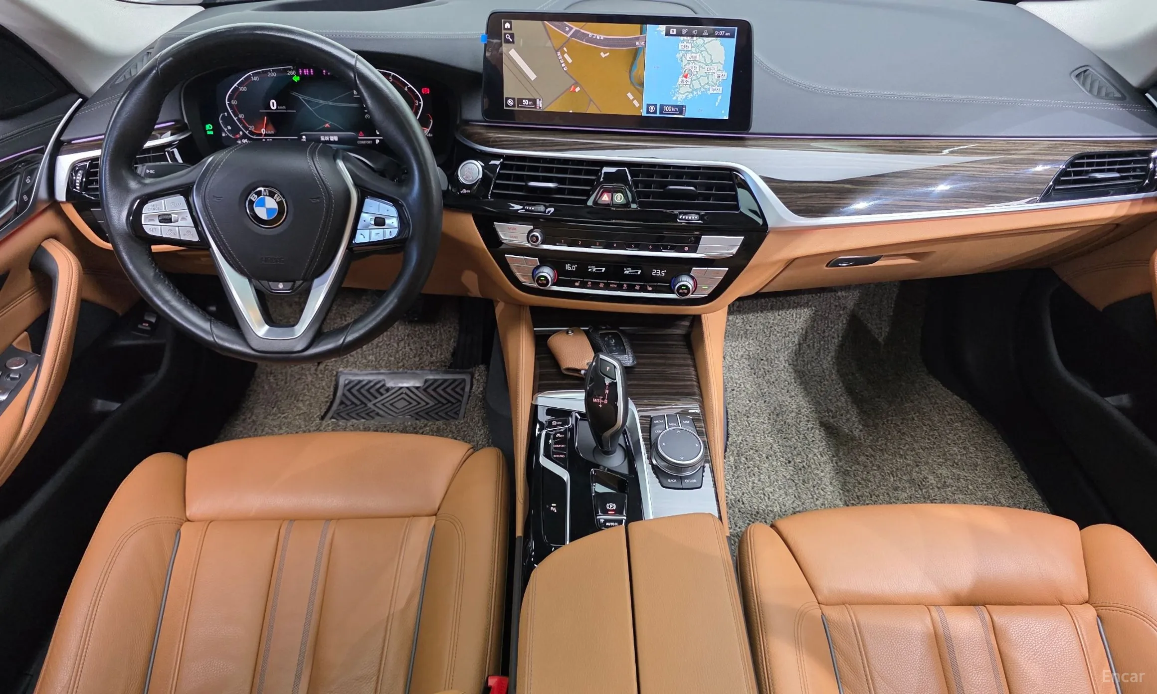 BMW 5 Series (G30) превью 4