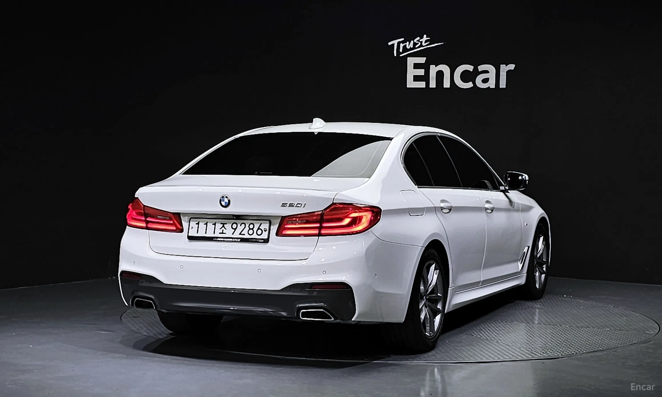BMW 5 Series (G30) превью 2