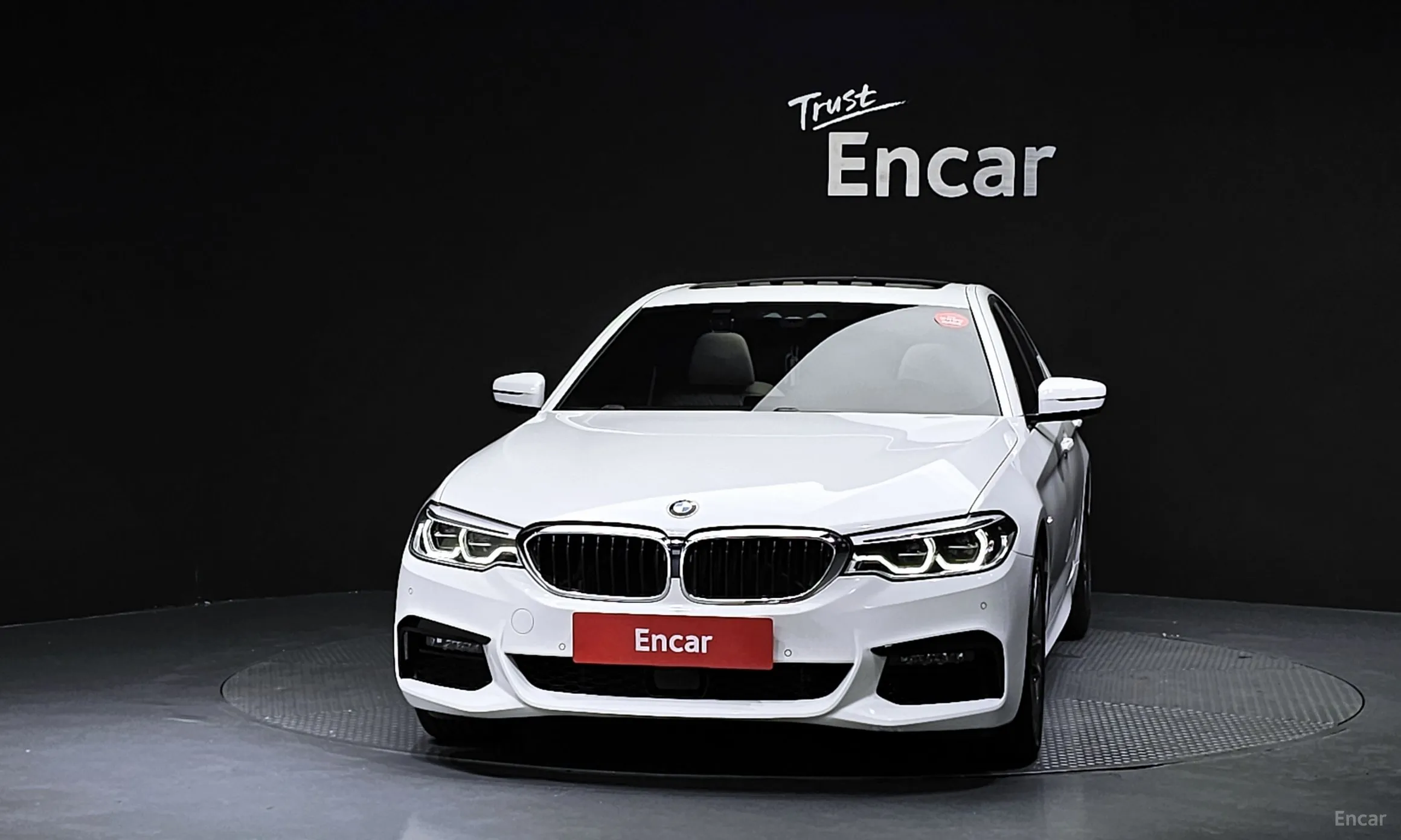 BMW 5 Series (G30) превью 3