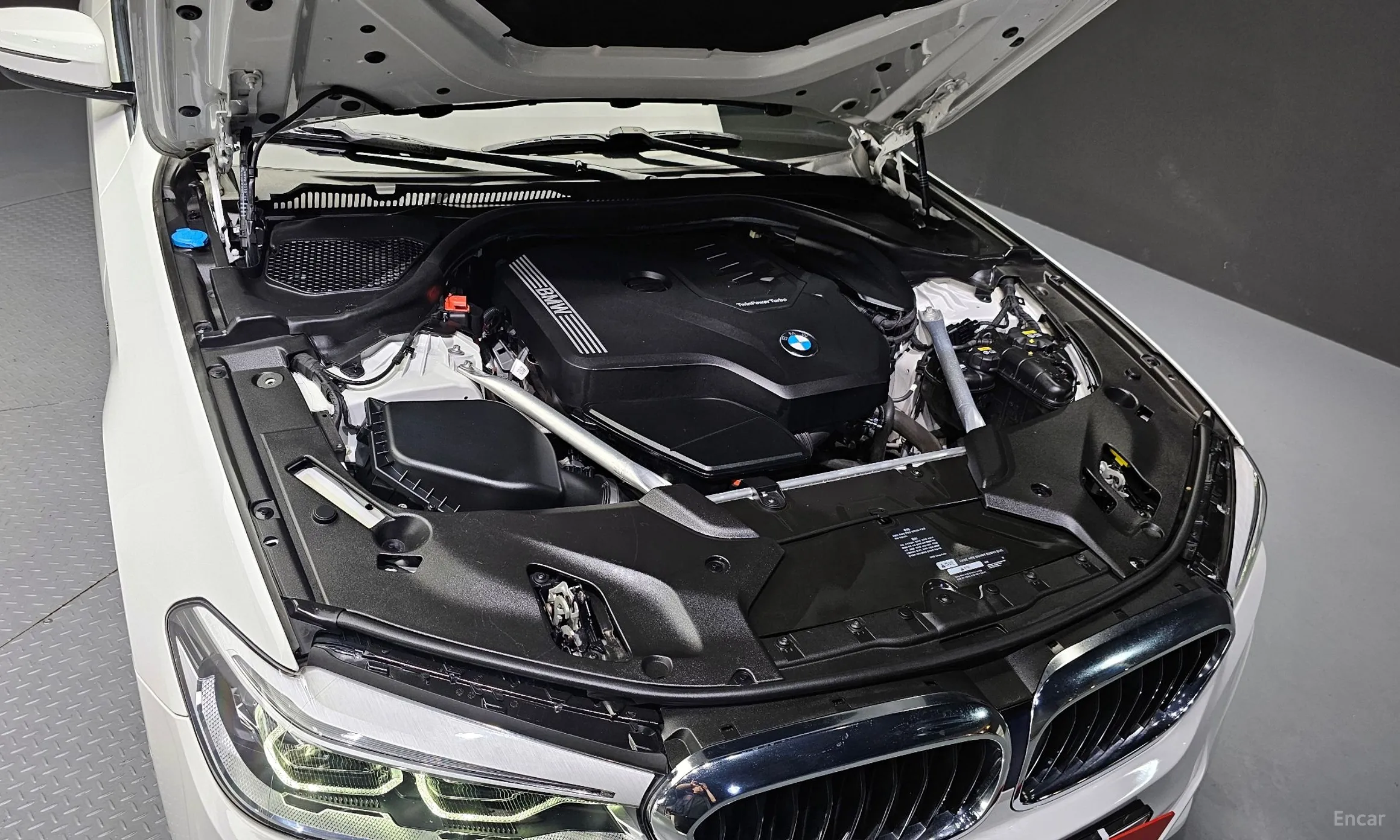 BMW 5 Series (G30) превью 4