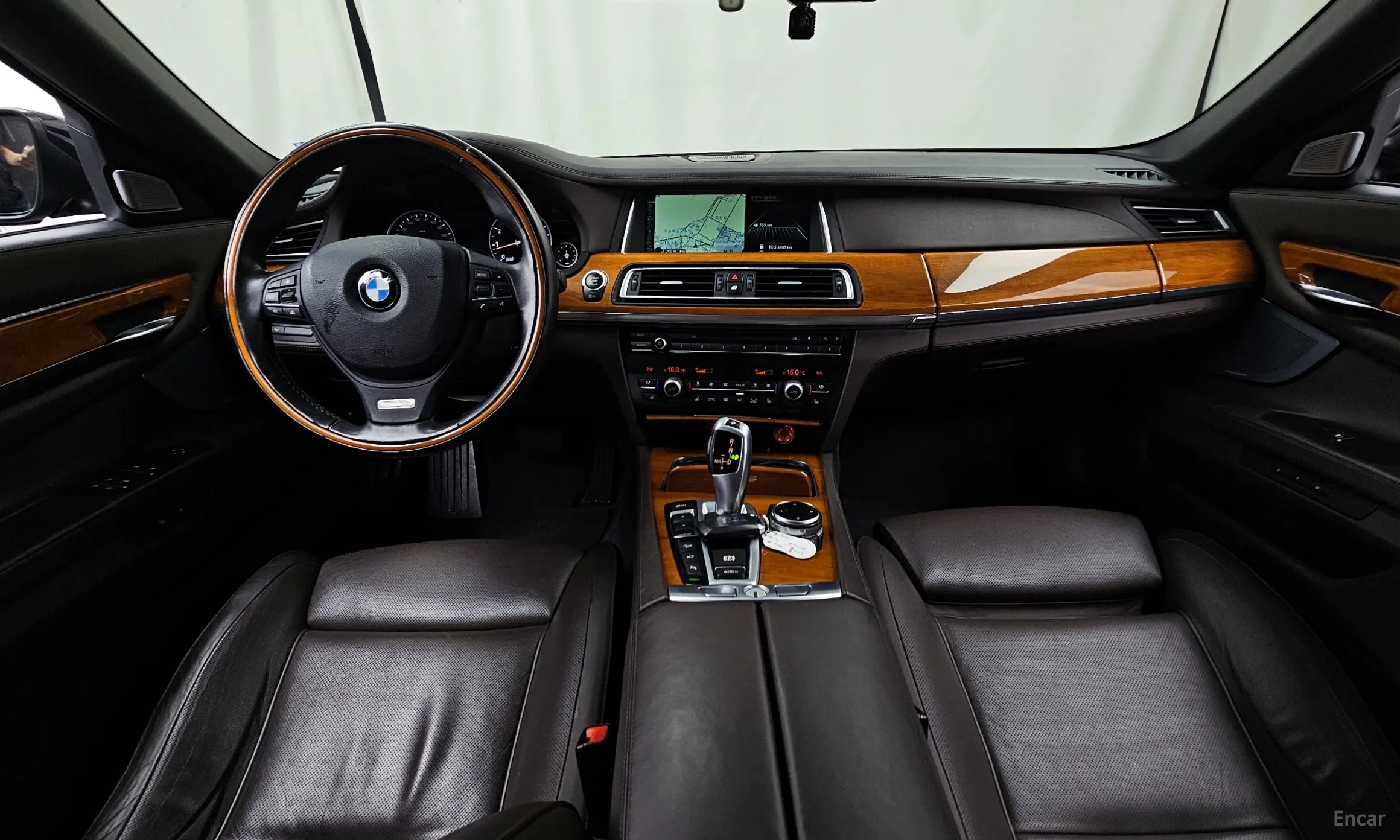 BMW 7 Series (F01) превью 4
