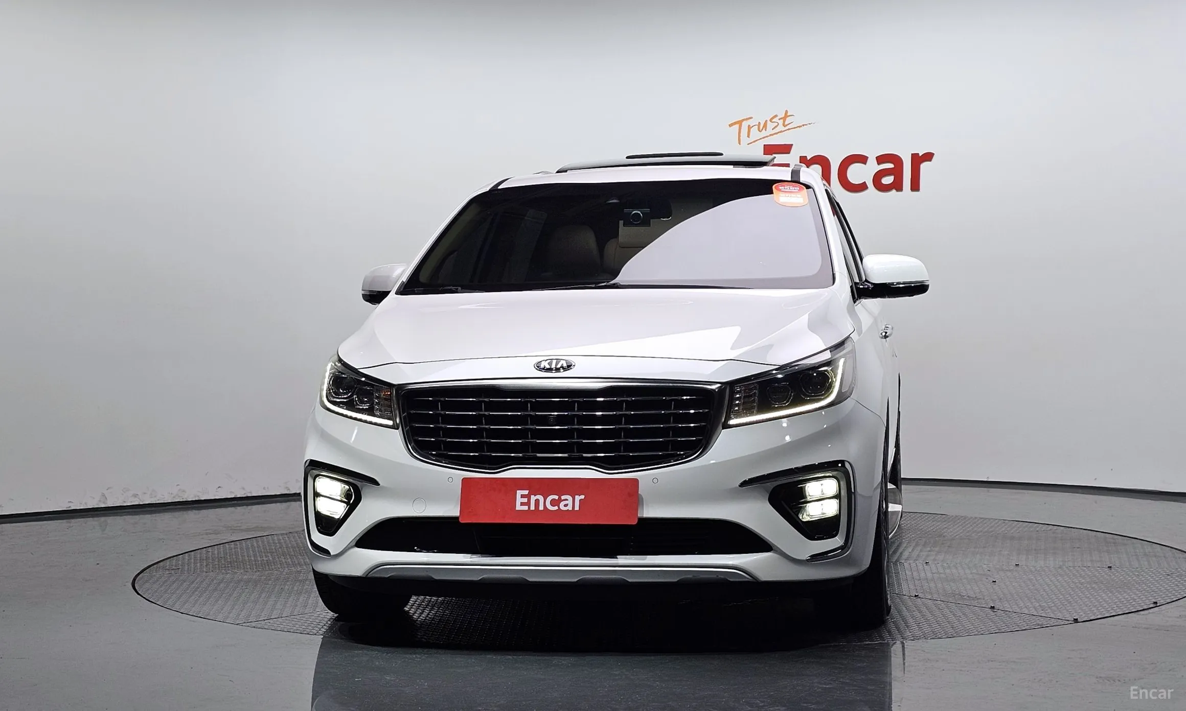 Kia Carnival превью 2