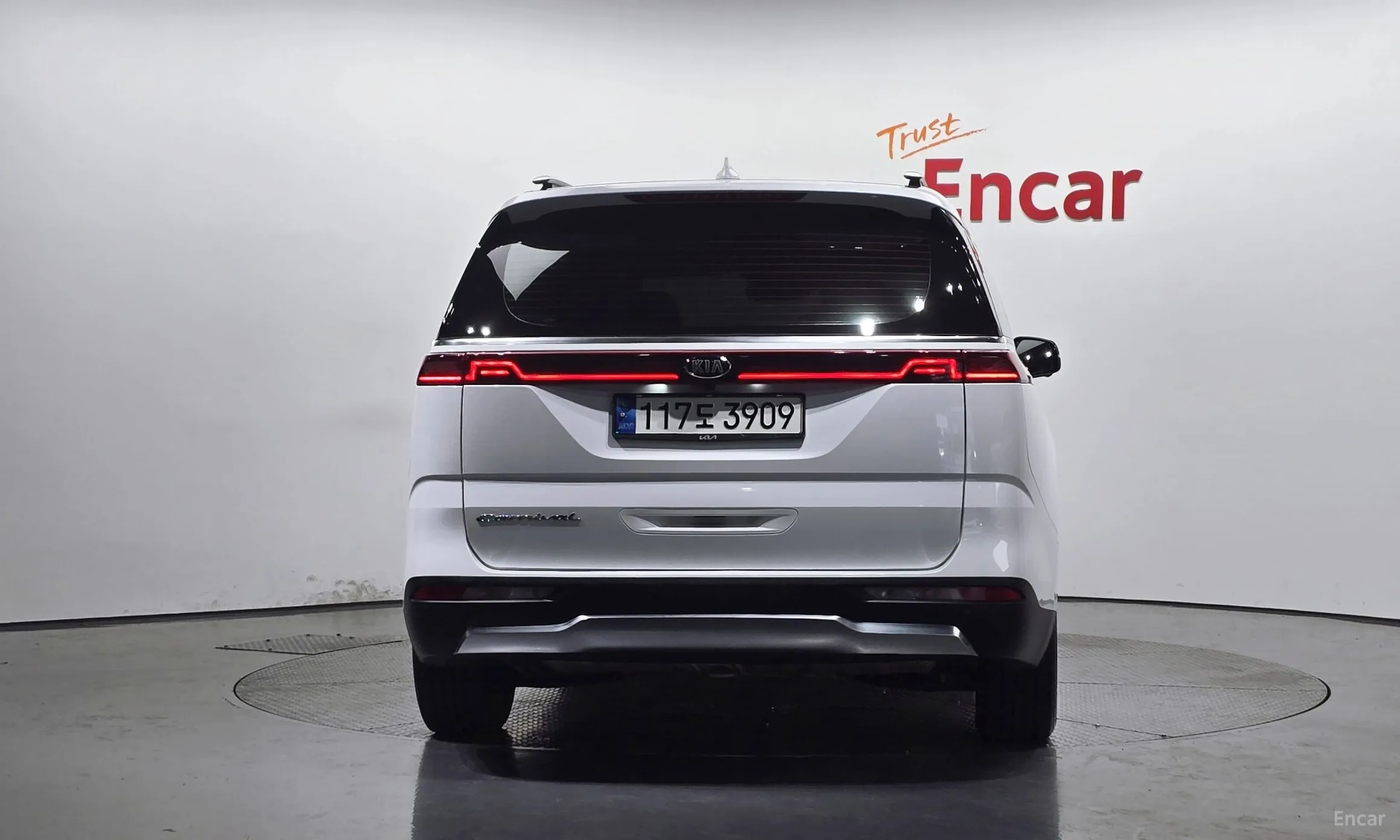 Kia Carnival Gen 4 превью 3