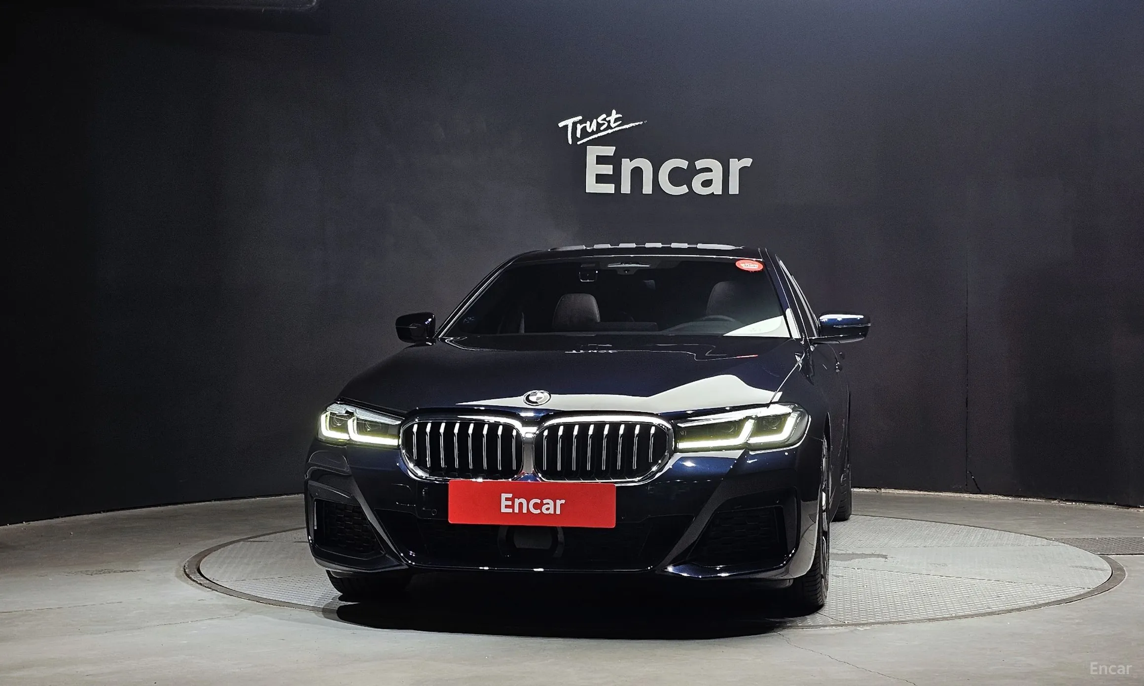 BMW 5 Series (G30) превью 2