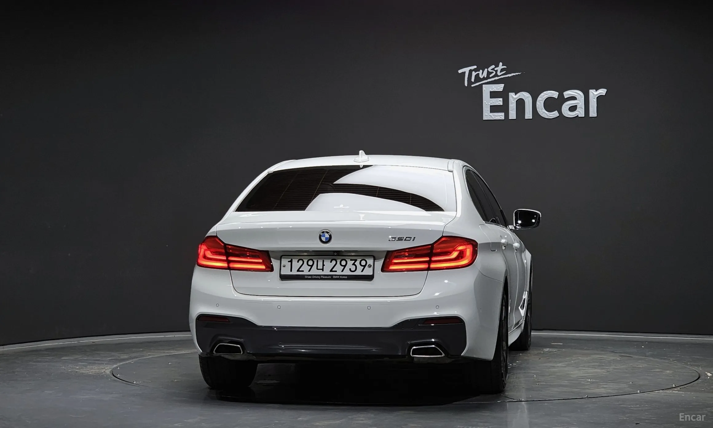 BMW 5 Series (G30) превью 3