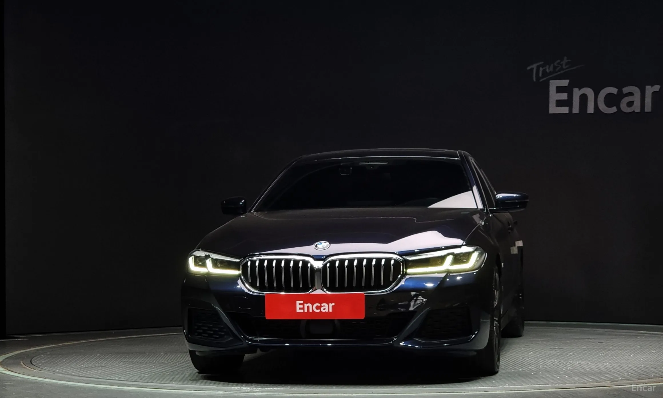 BMW 5 Series (G30) превью 2