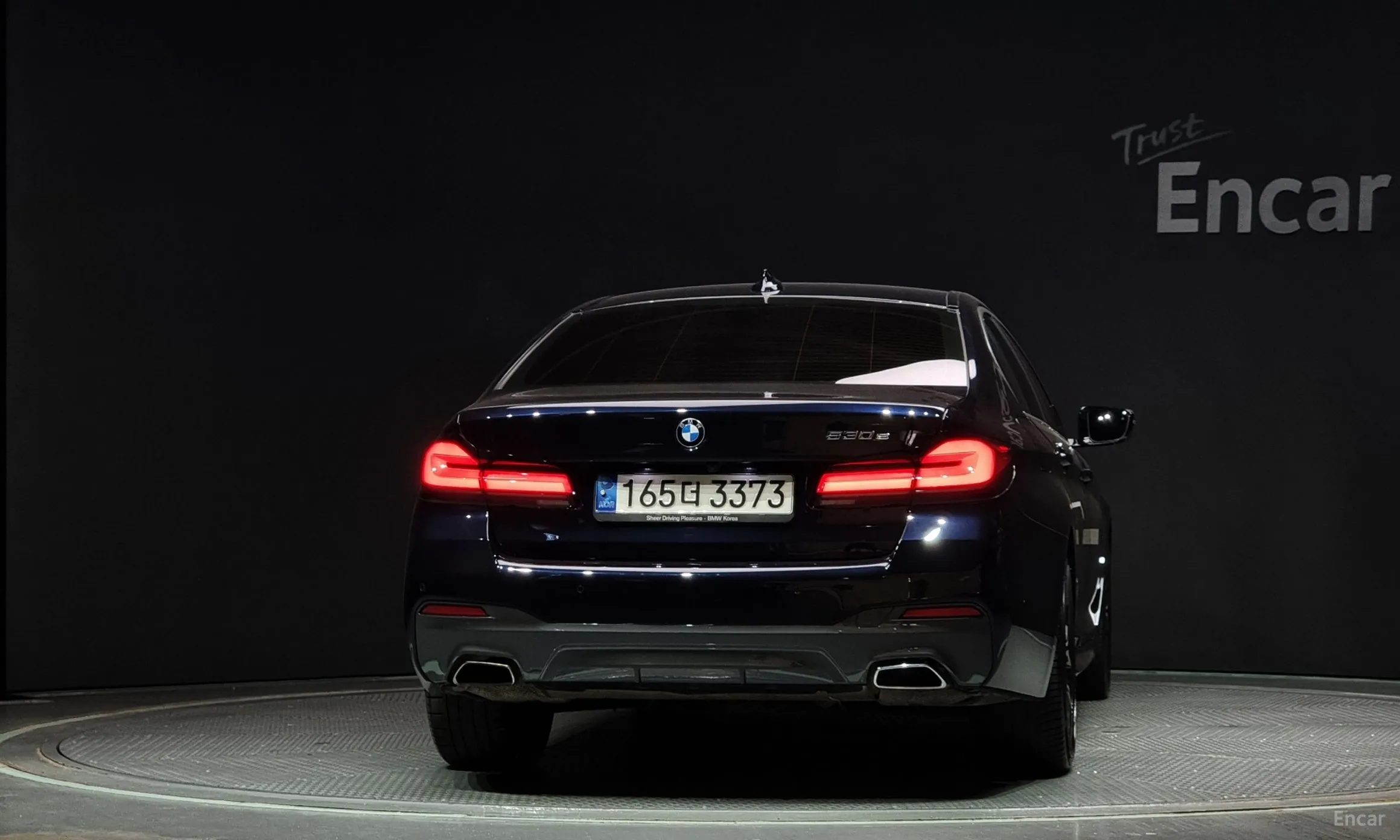 BMW 5 Series (G30) превью 3