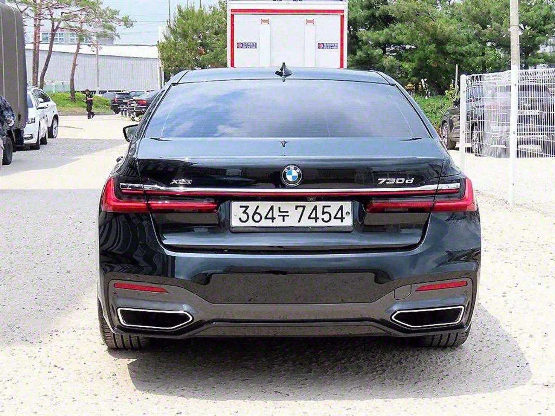BMW 7 Series (G11) превью 3