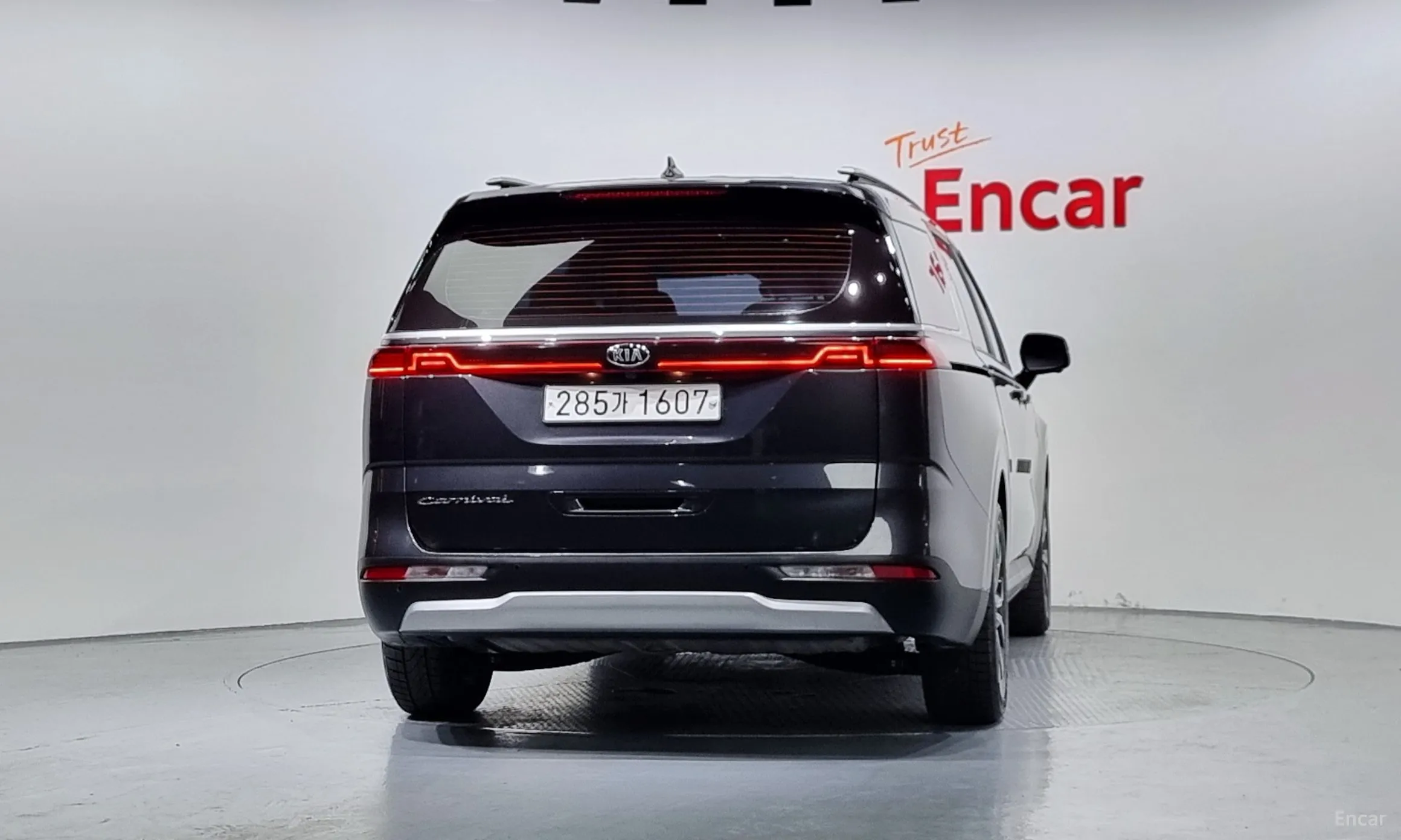 Kia Carnival Gen 4 превью 3