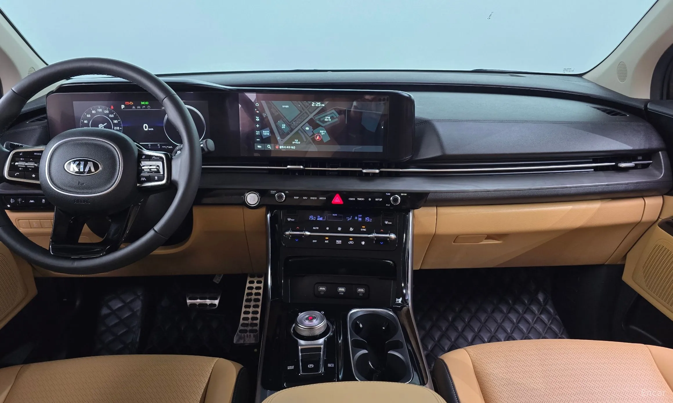 Kia Carnival Gen 4 превью 4