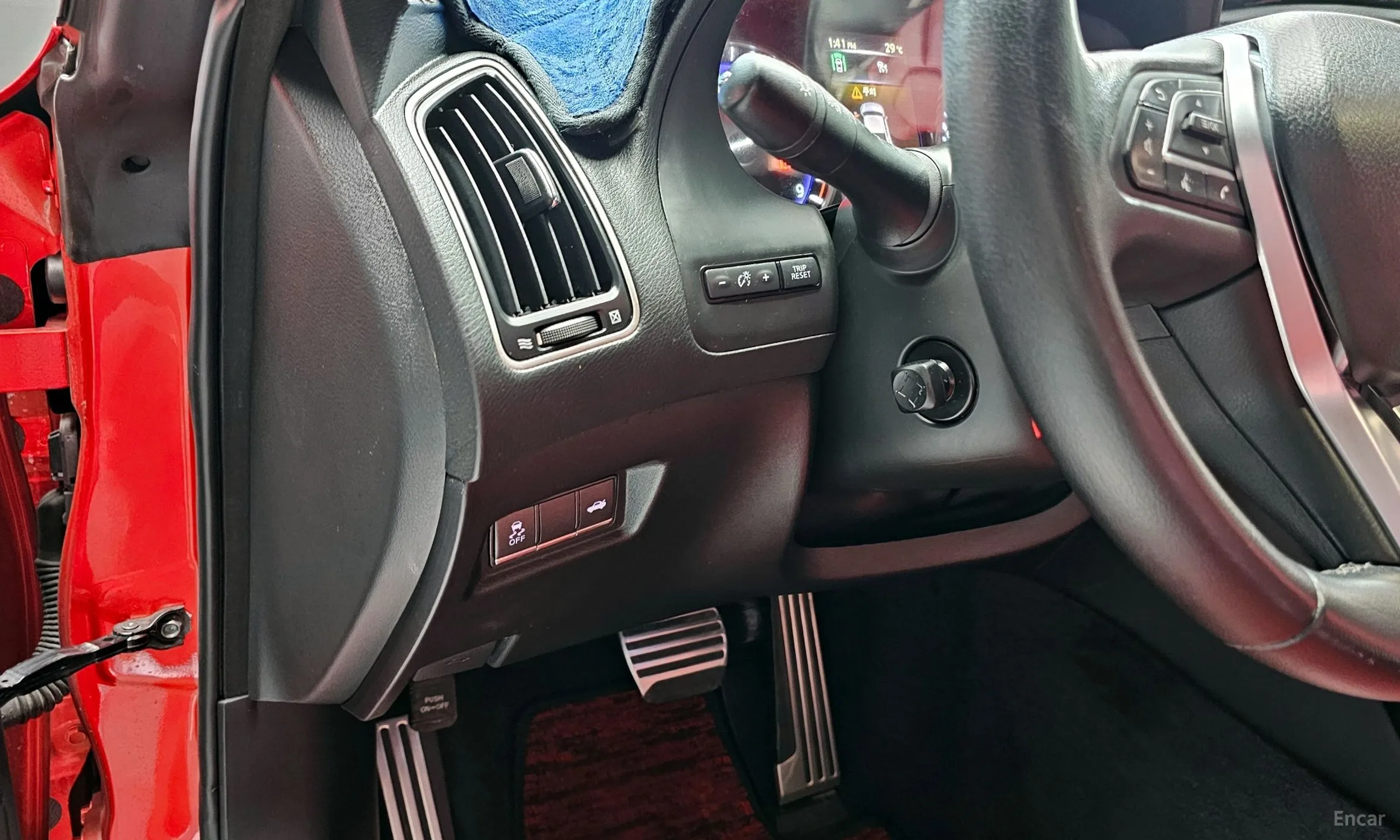 Infiniti Q60 (CV37) превью 17