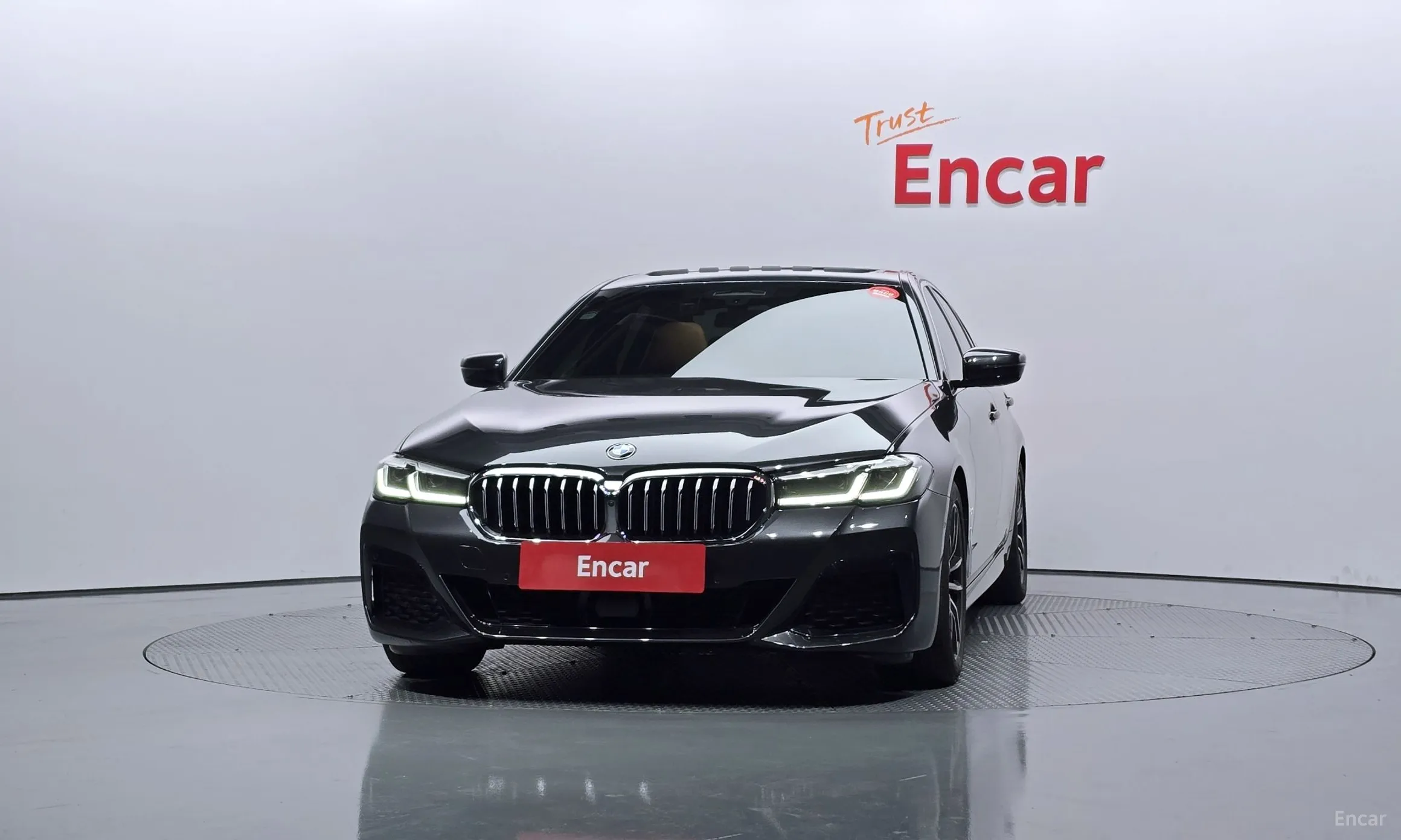 BMW 5 Series (G30) превью 2