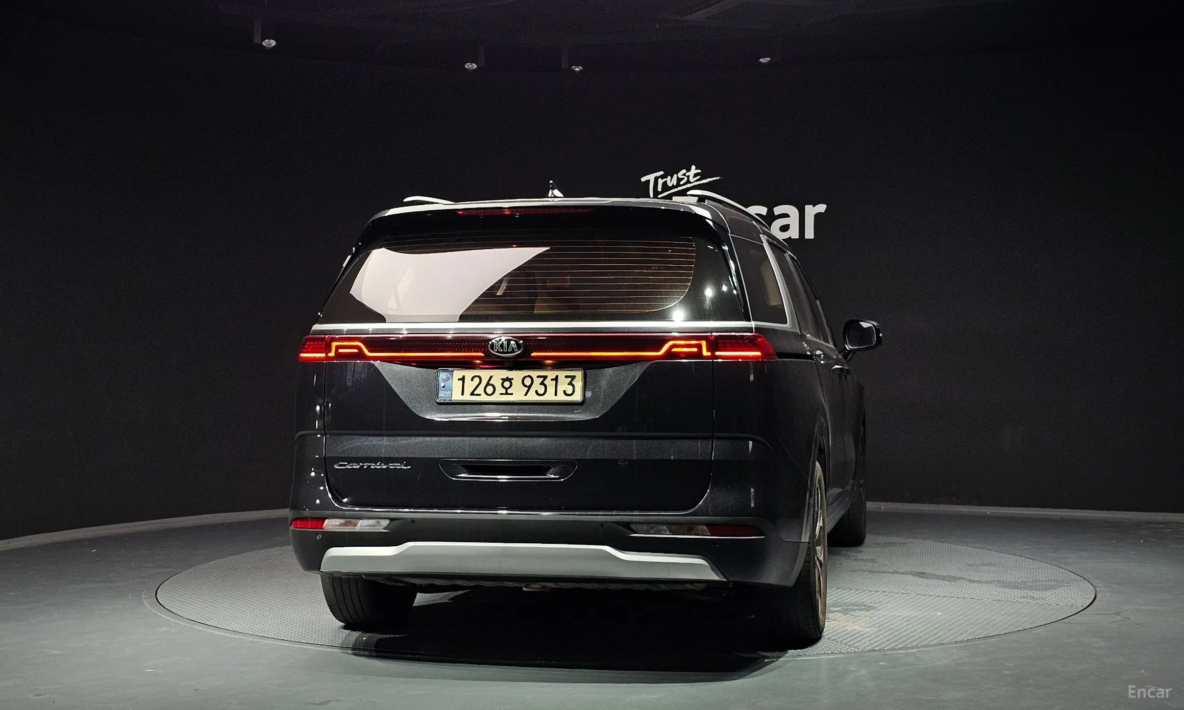 Kia Carnival Gen 4 превью 3