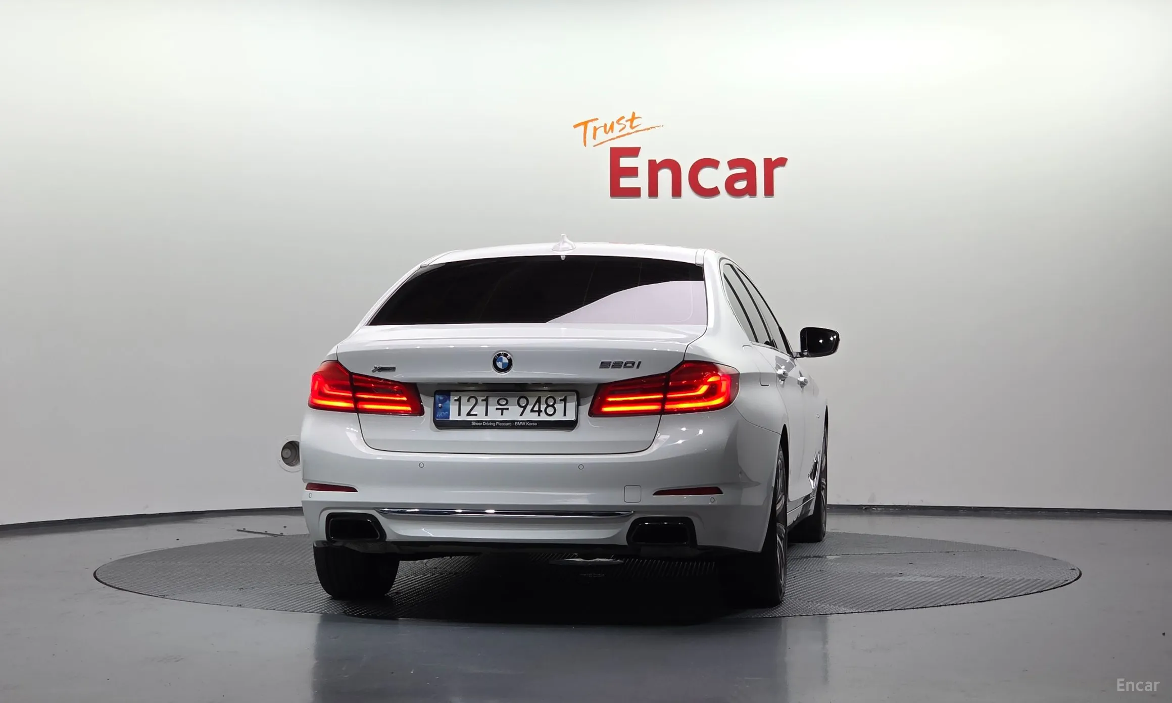 BMW 5 Series (G30) превью 3