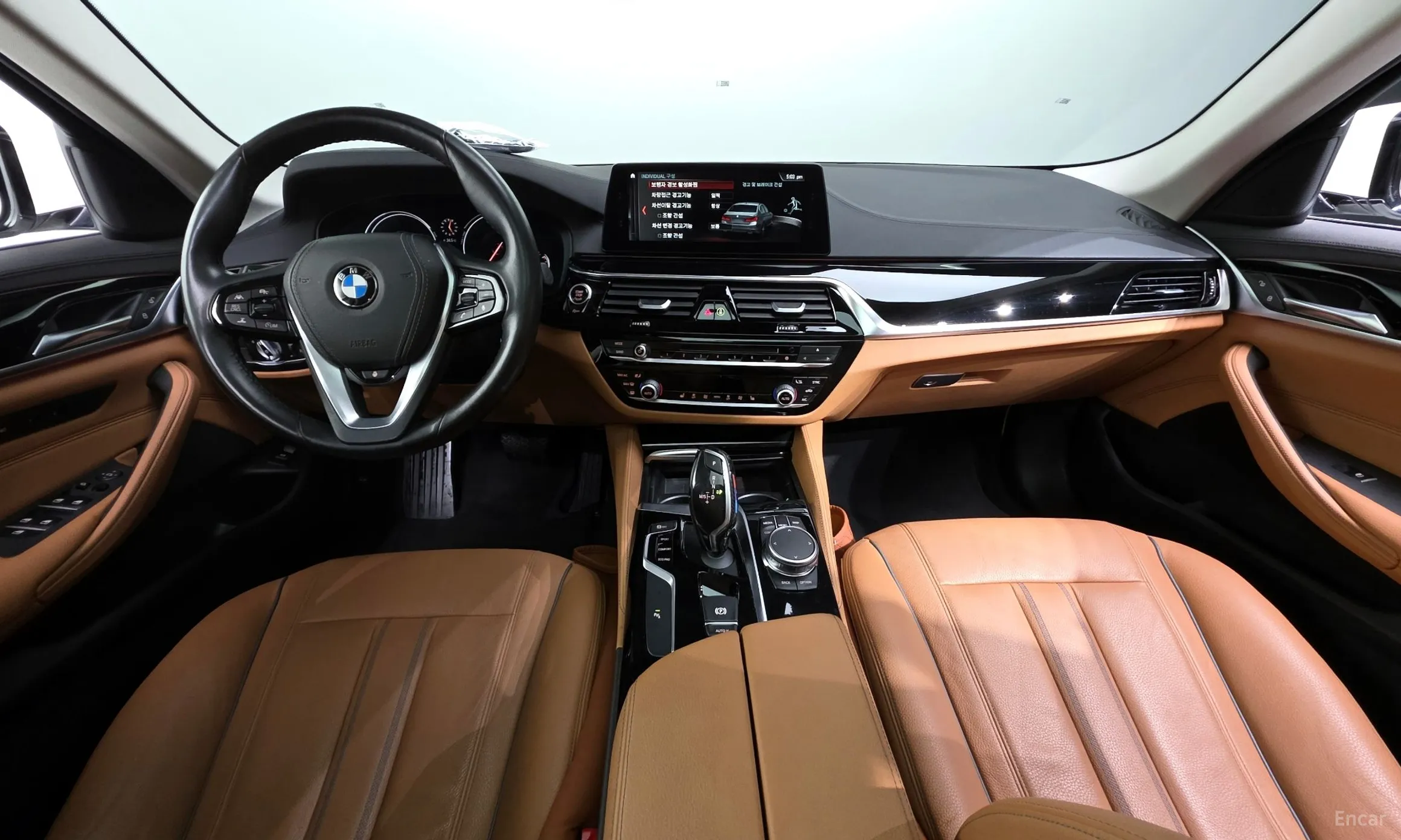BMW 5 Series (G30) превью 4