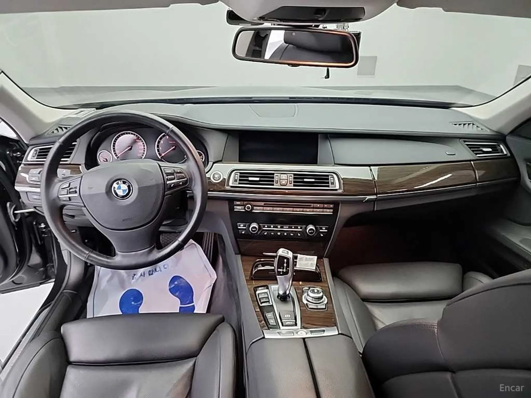 BMW 7 Series (F01) превью 4