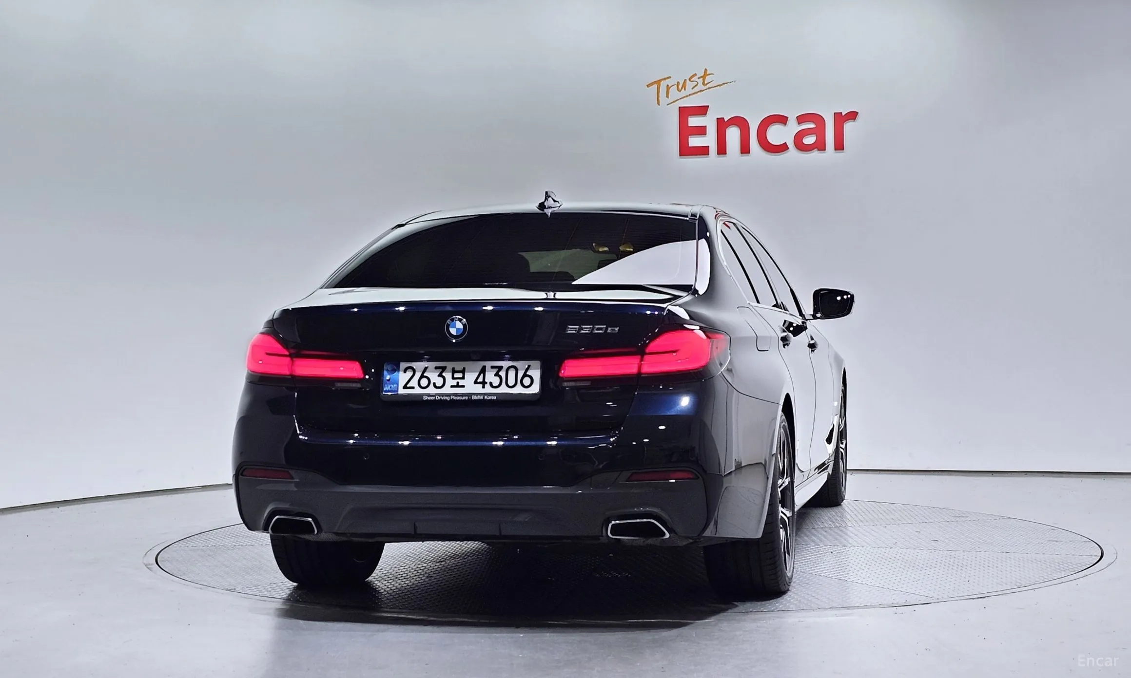 BMW 5 Series (G30) превью 3