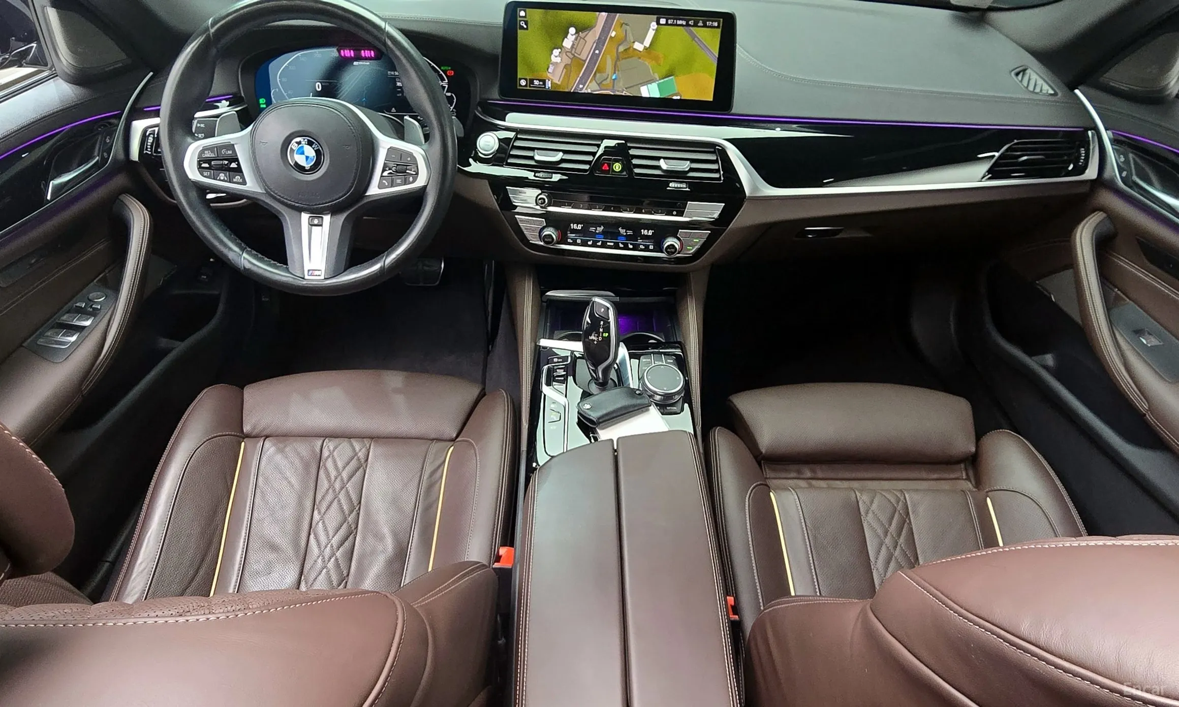 BMW 5 Series (G30) превью 4