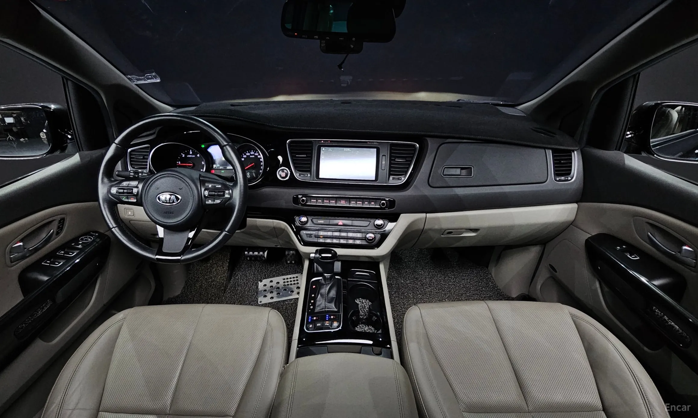 Kia Carnival превью 4
