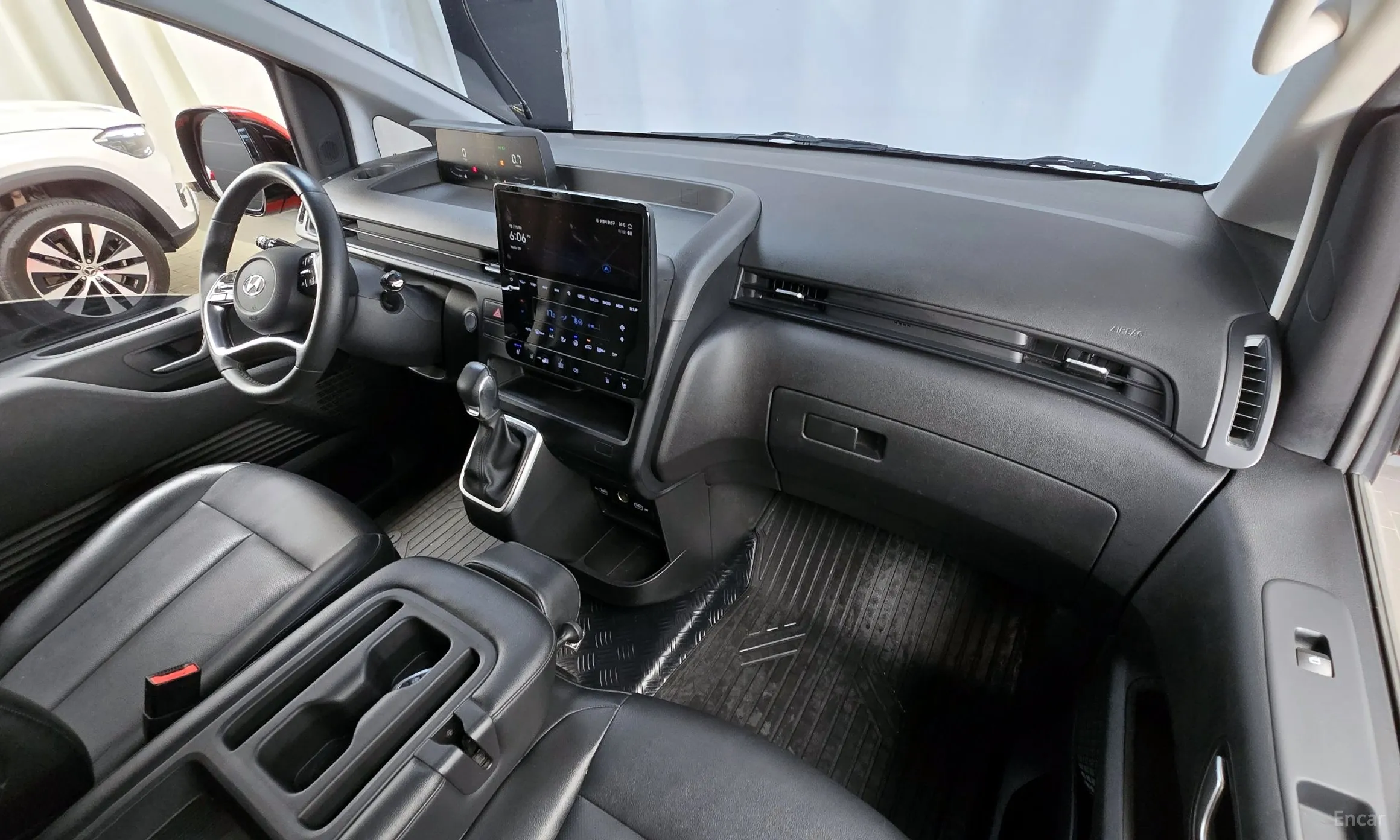 Hyundai Staria превью 4
