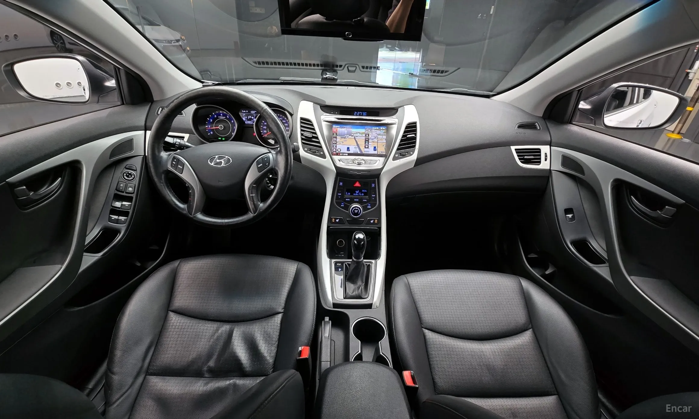 Hyundai Avante превью 4