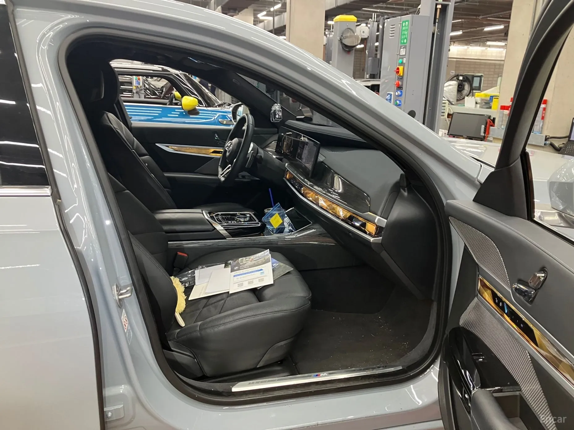 BMW 7 Series (G70) превью 3
