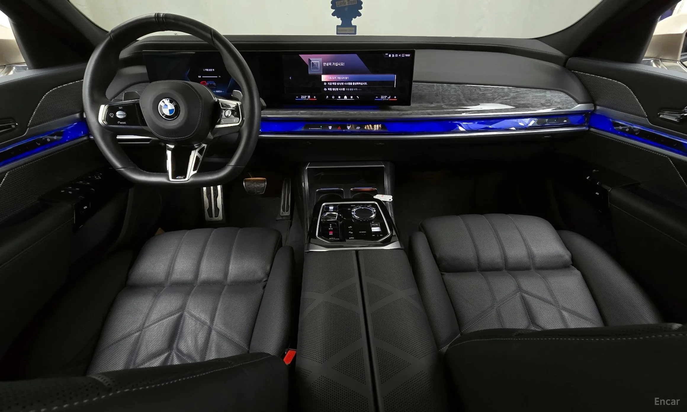 BMW 7 Series (G70) превью 4