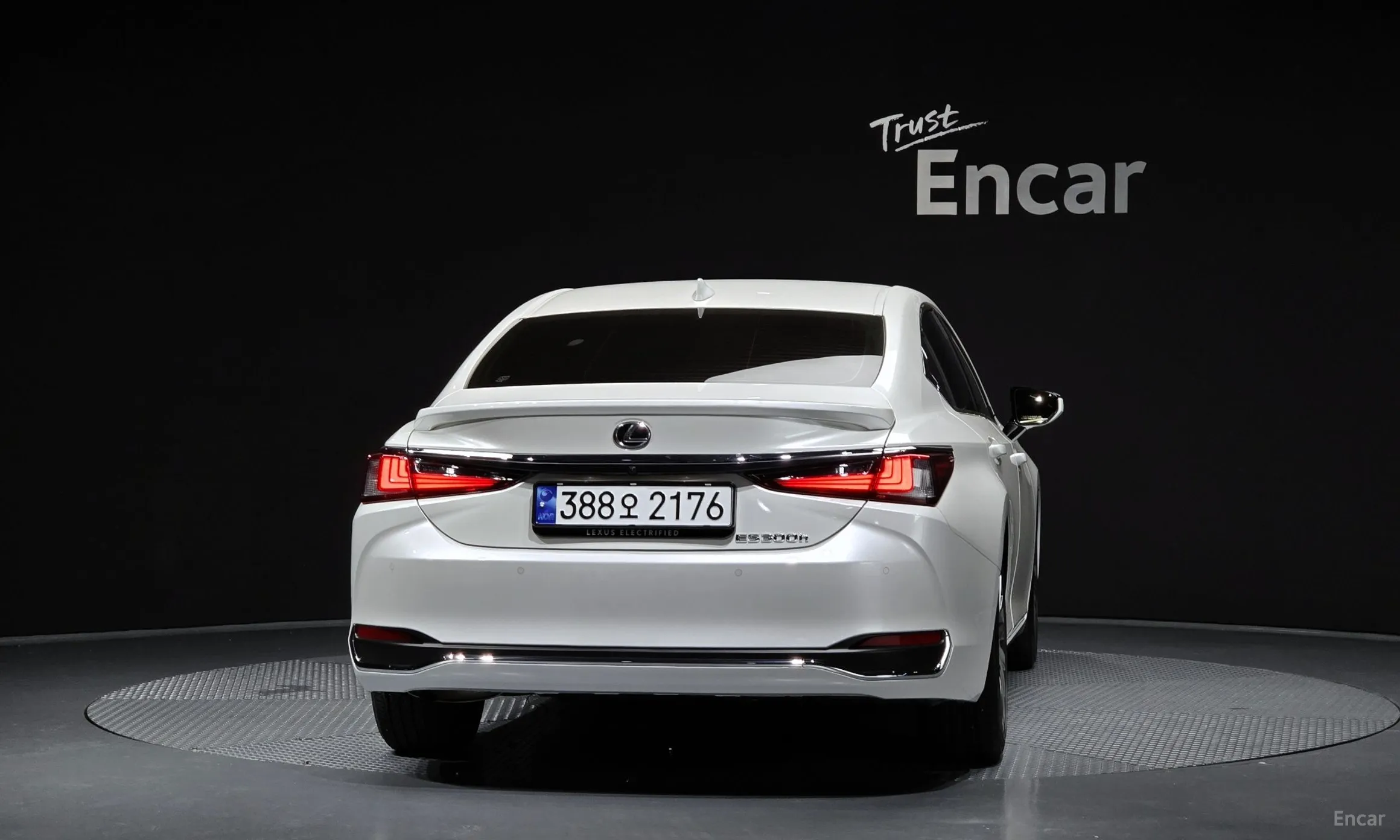 Lexus ES300h 7th Generation превью 4