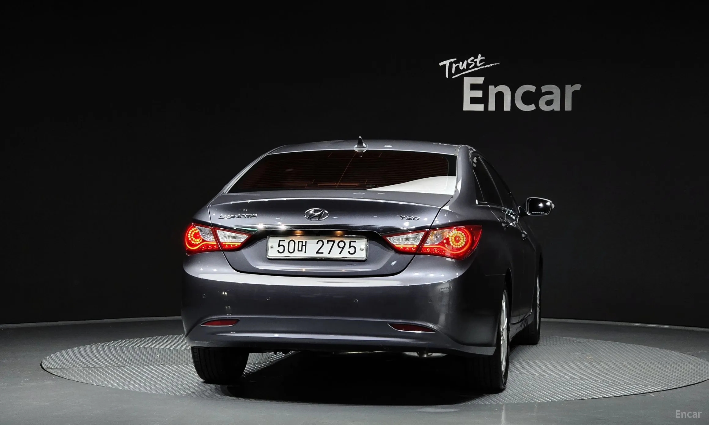 Hyundai YF Sonata превью 3