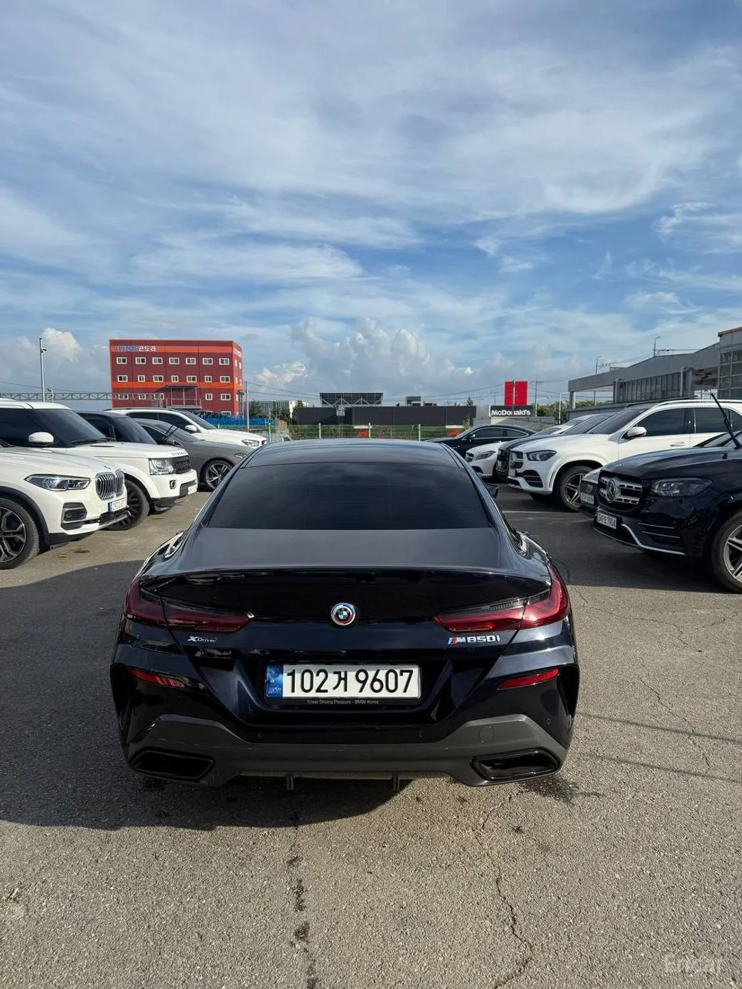 BMW 8-series (G15)