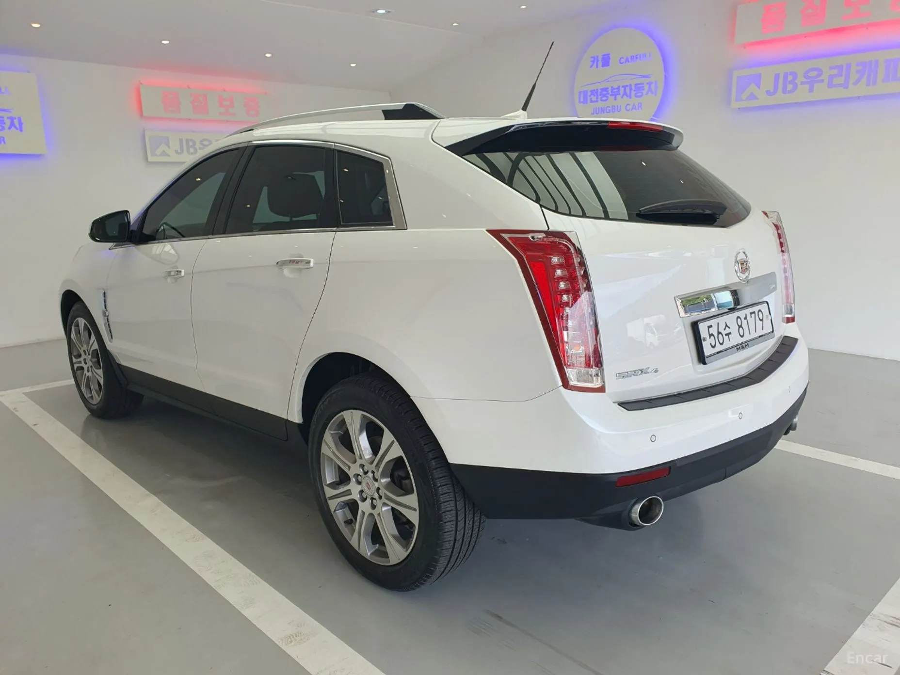 Cadillac All new SRX превью 12
