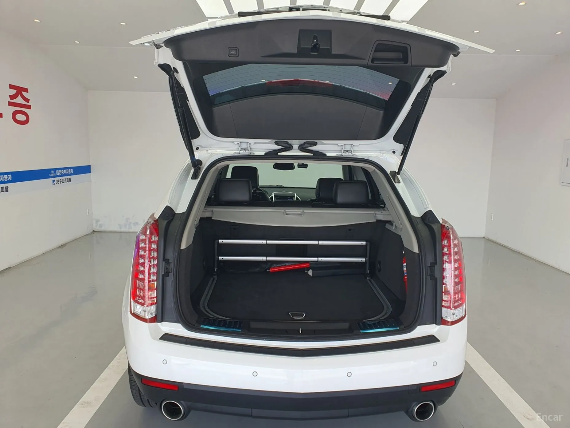 Cadillac All new SRX превью 17