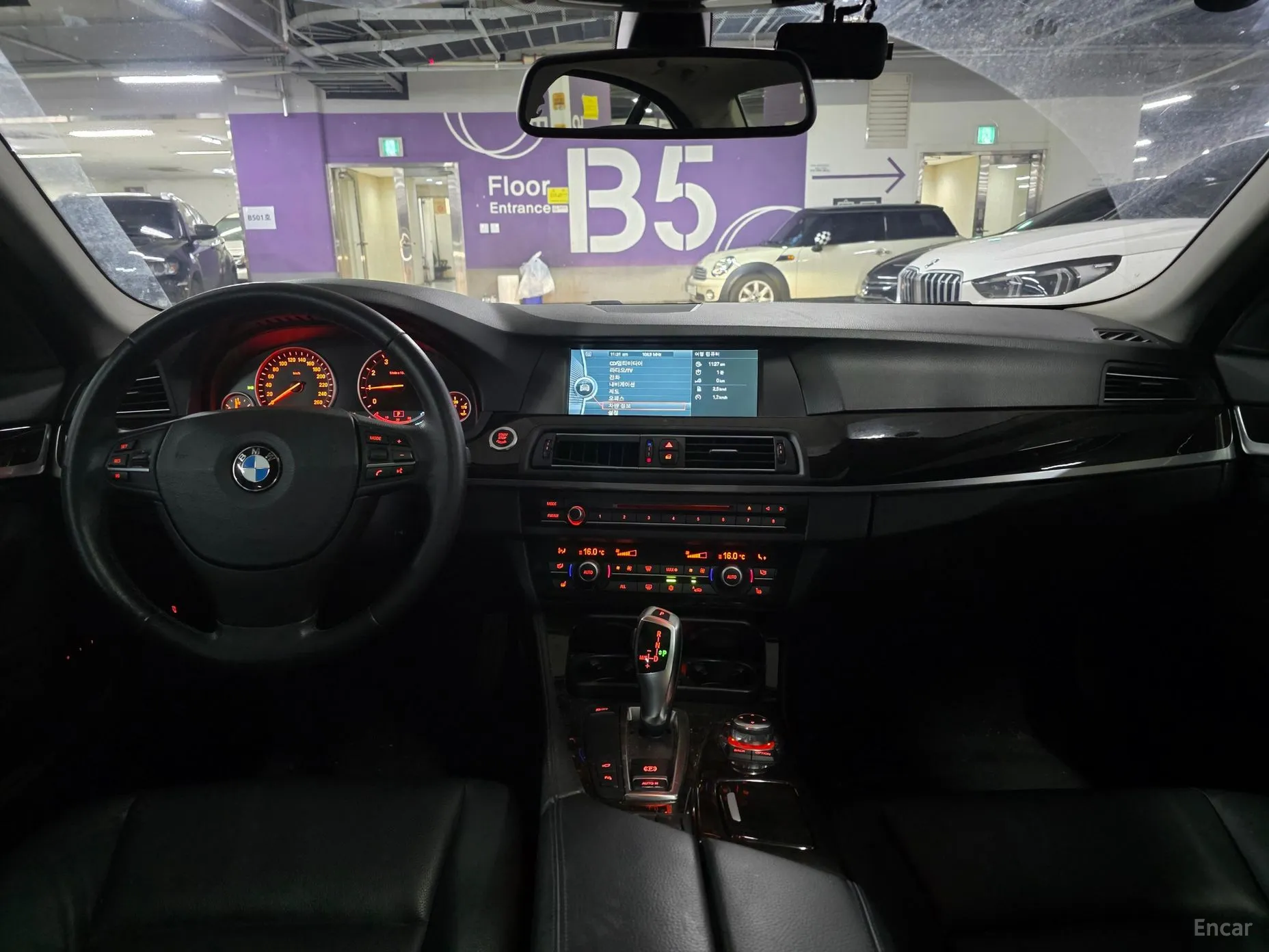 BMW 5 Series (F10) превью 4