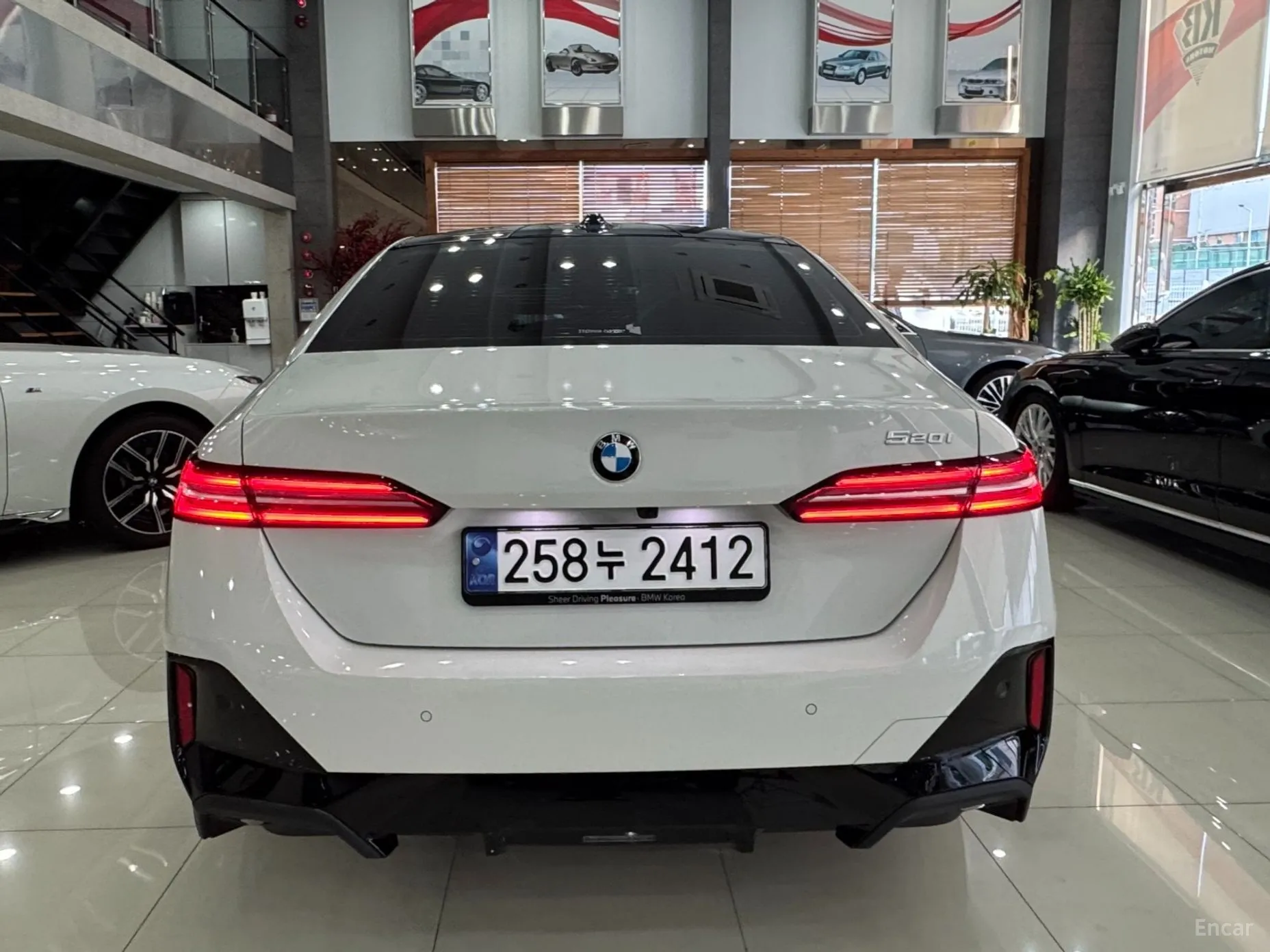 BMW 5 Series (G60) превью 3