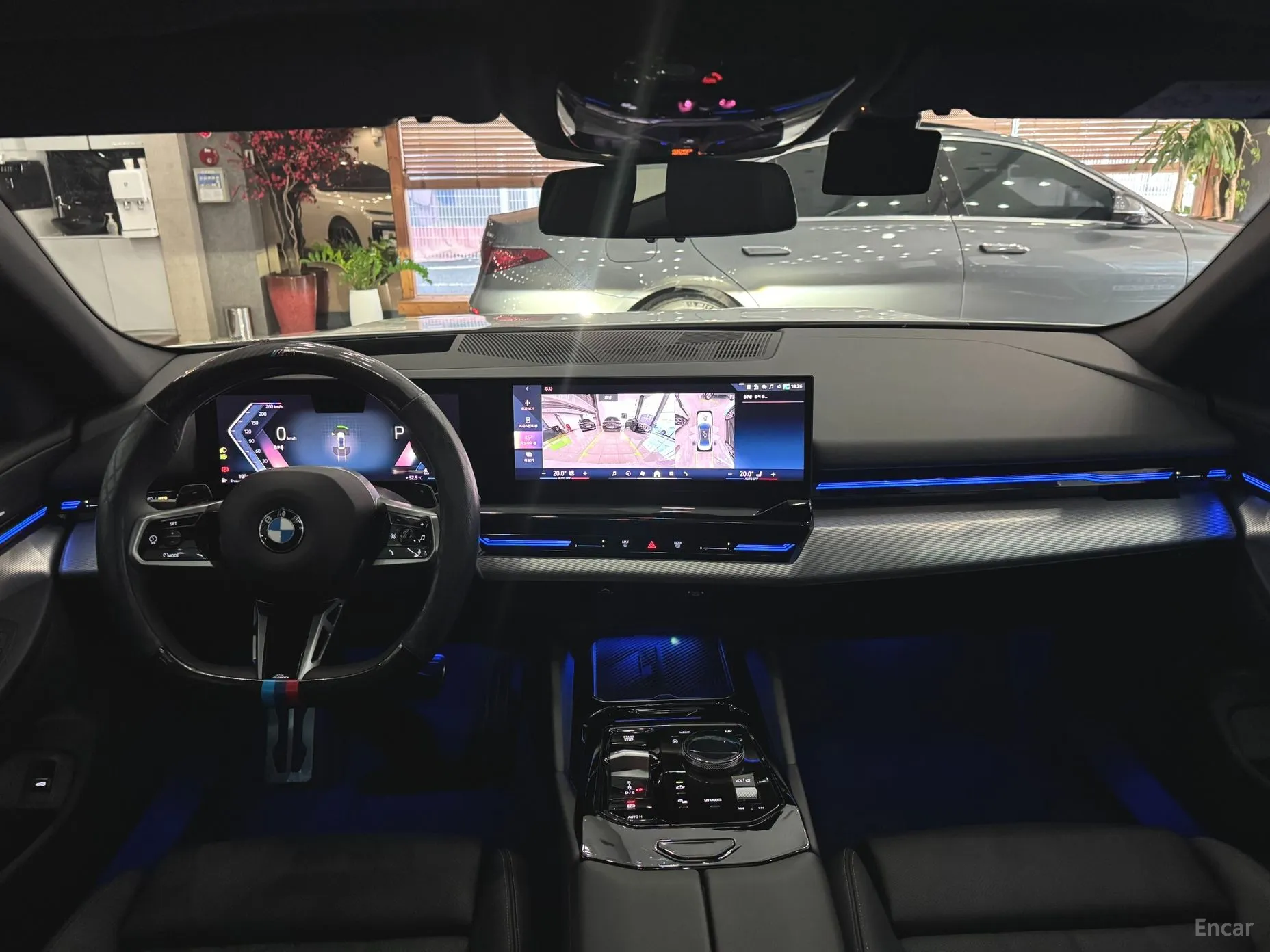 BMW 5 Series (G60) превью 4