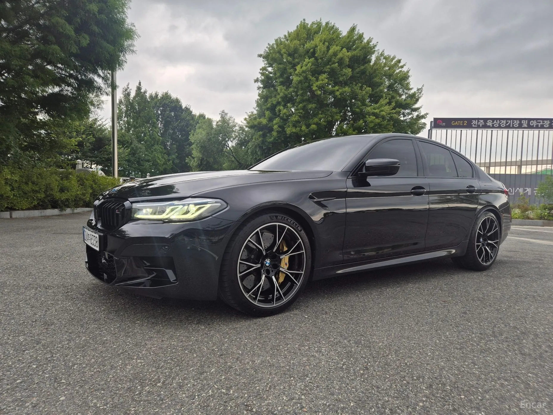 BMW M5 (F90)