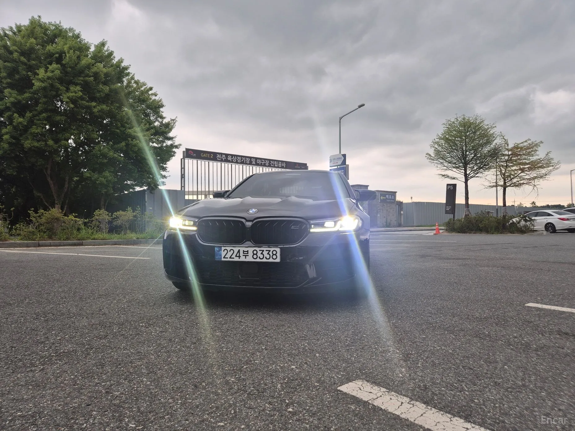 BMW M5 (F90)