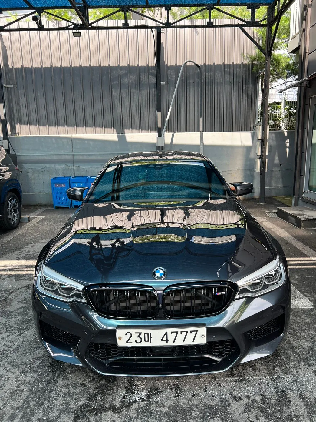 BMW M5 (F90)