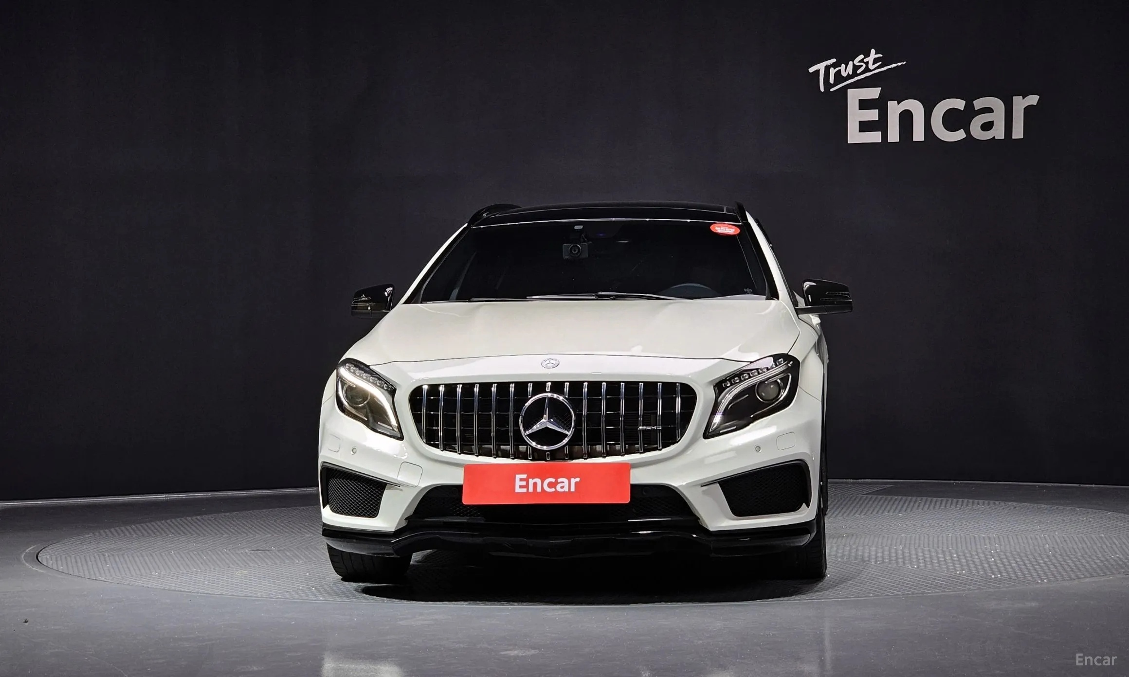 Mercedes Benz GLA-Class X156