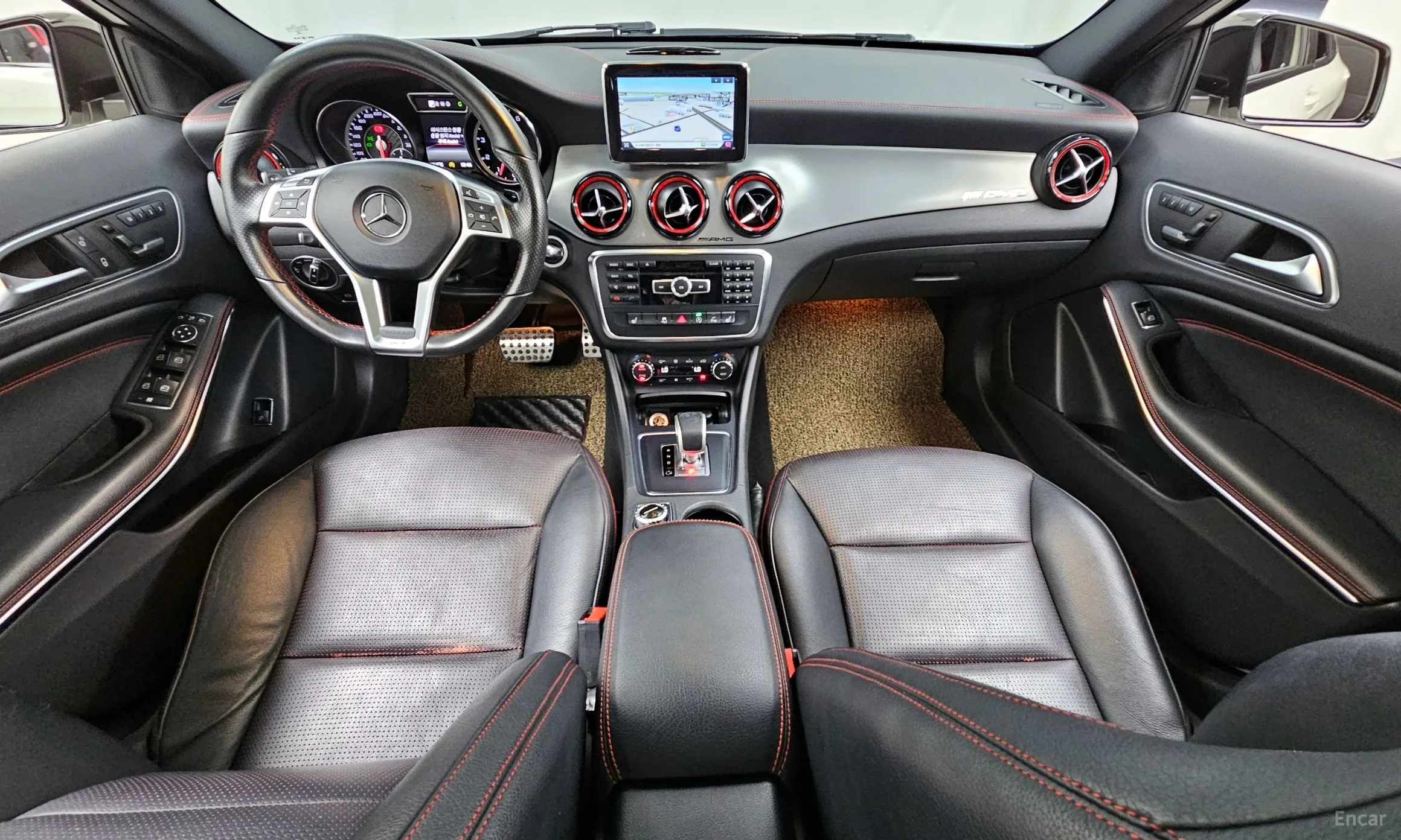 Mercedes Benz GLA-Class X156 превью 4