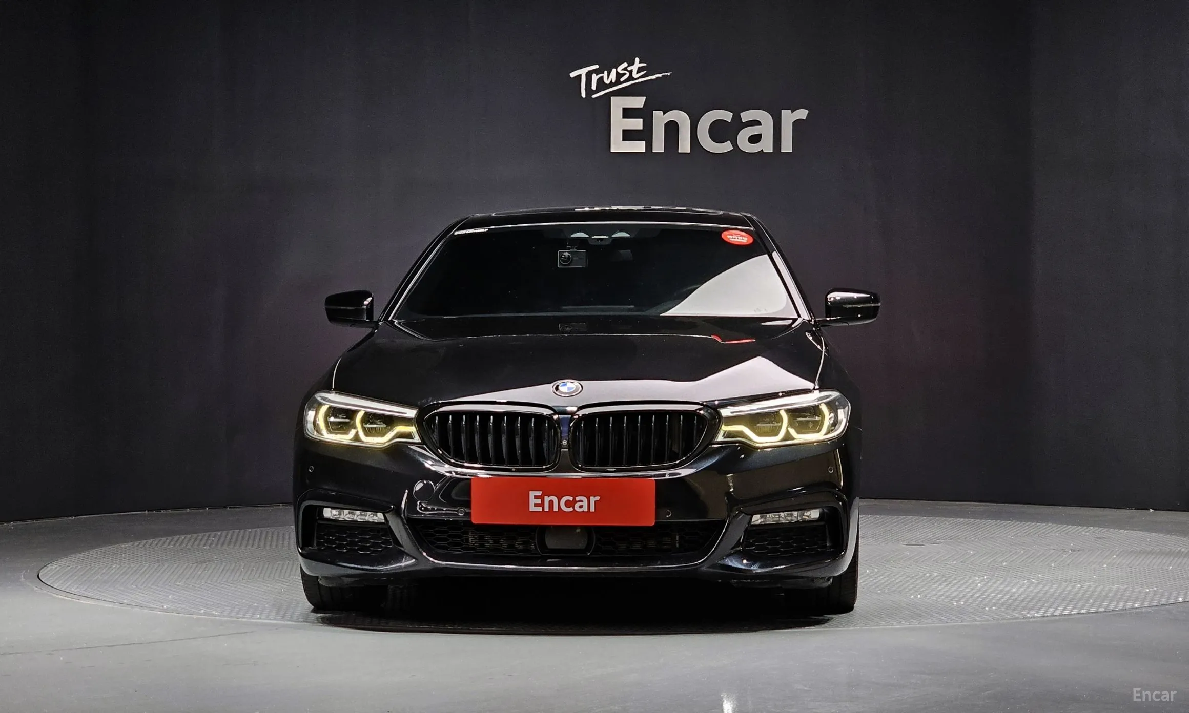 BMW 5 Series (G30) превью 2