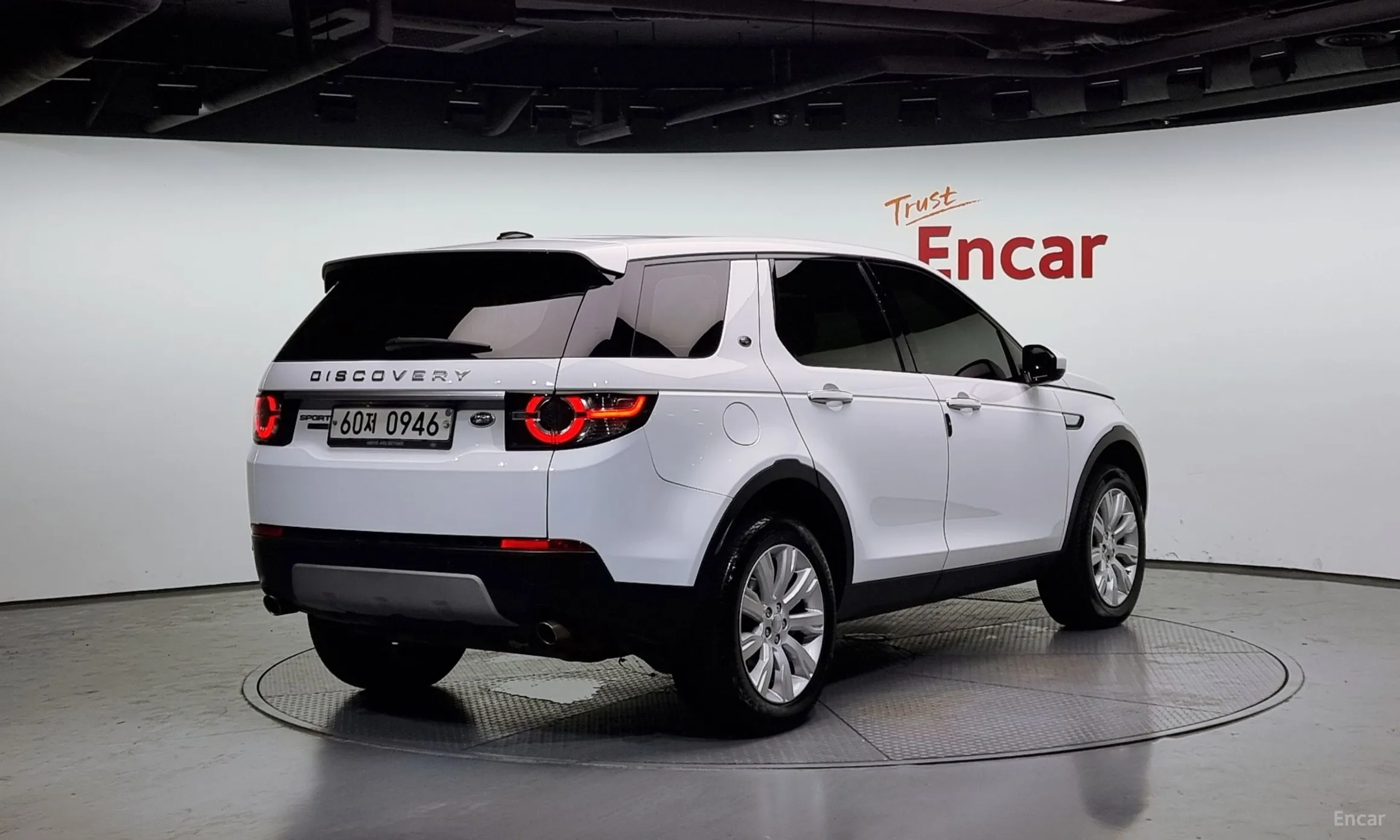 Land Rover Discovery Sports превью 2