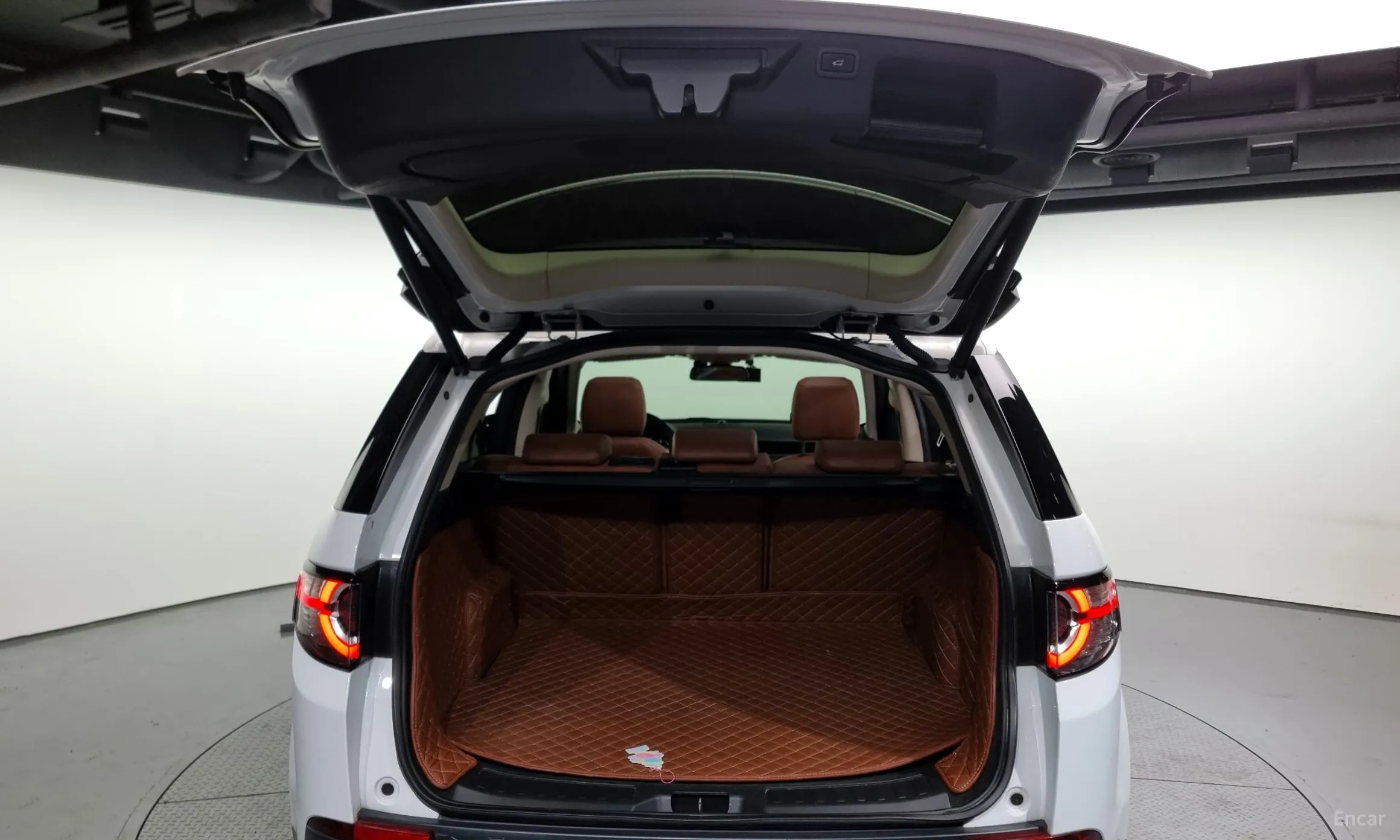 Land Rover Discovery Sports превью 20