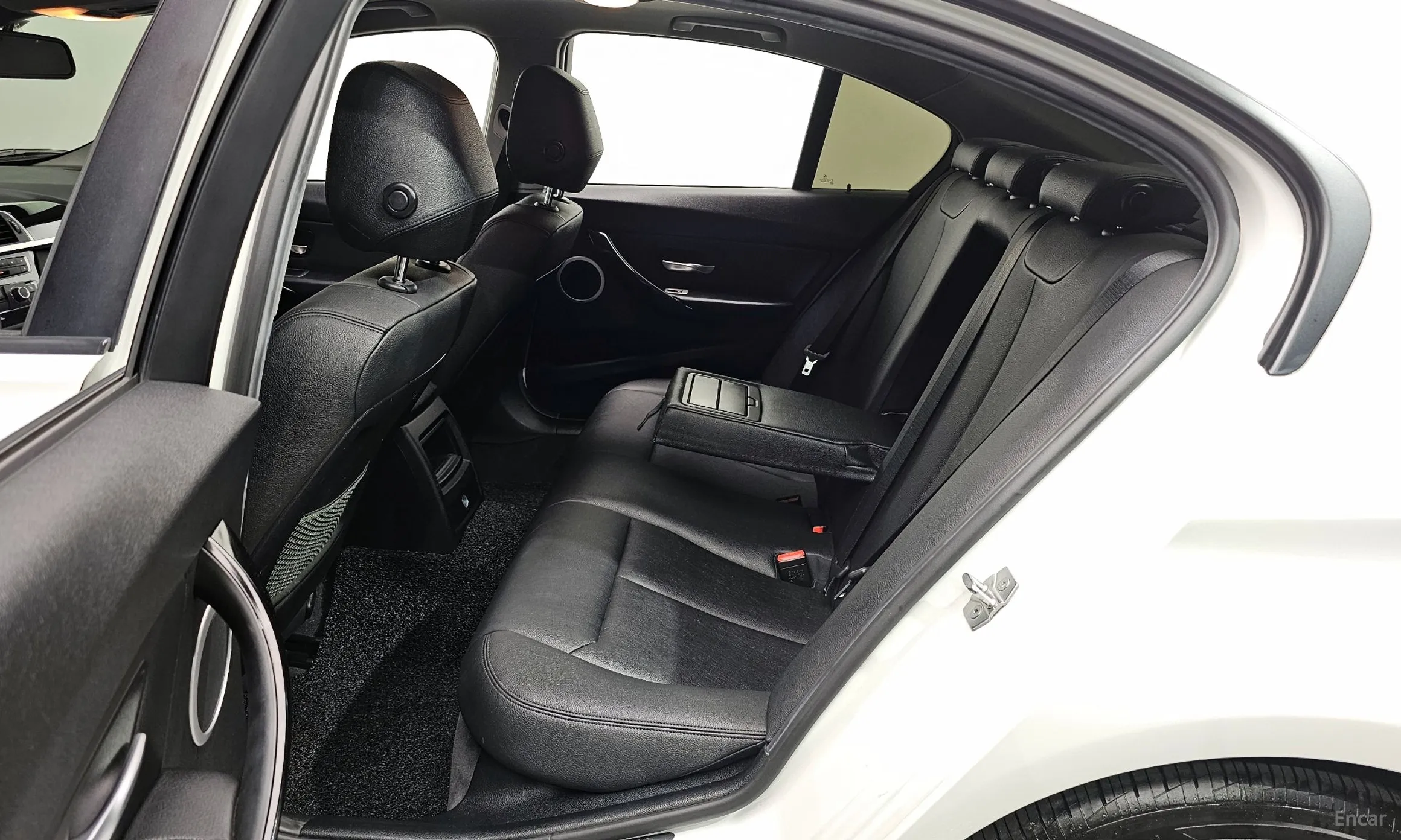 BMW 3 Series (F30) превью 12