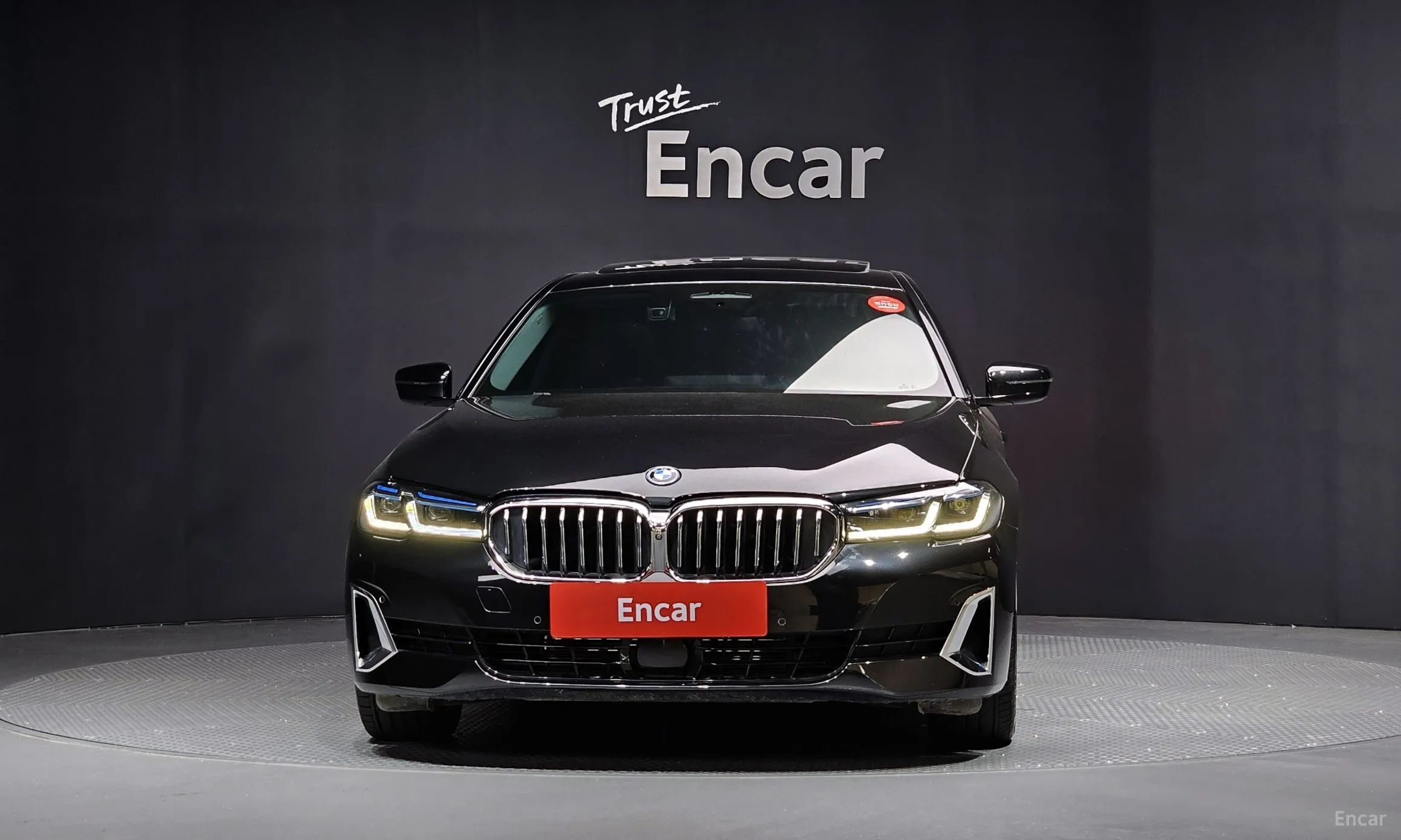 BMW 5 Series (G30) превью 2