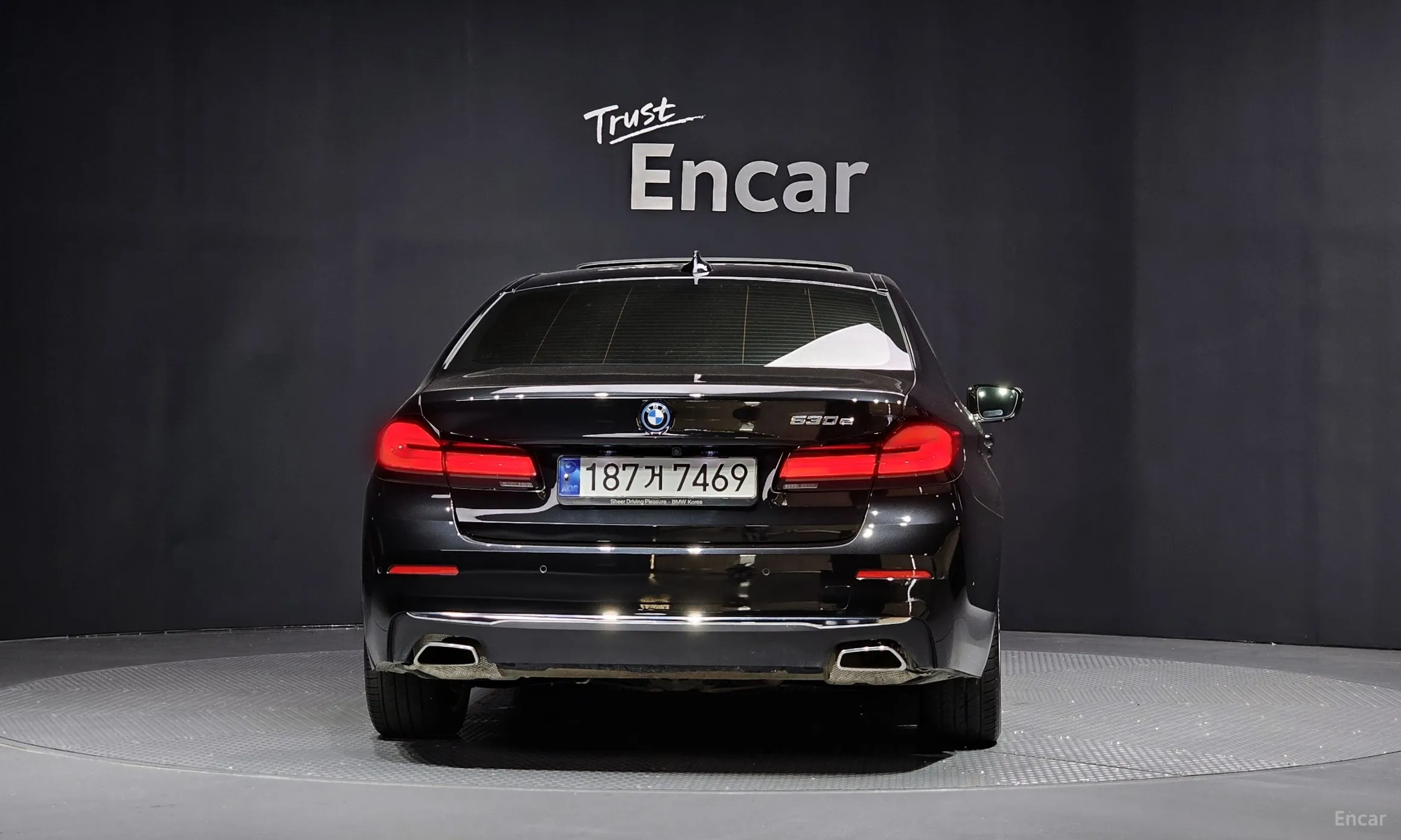 BMW 5 Series (G30) превью 3